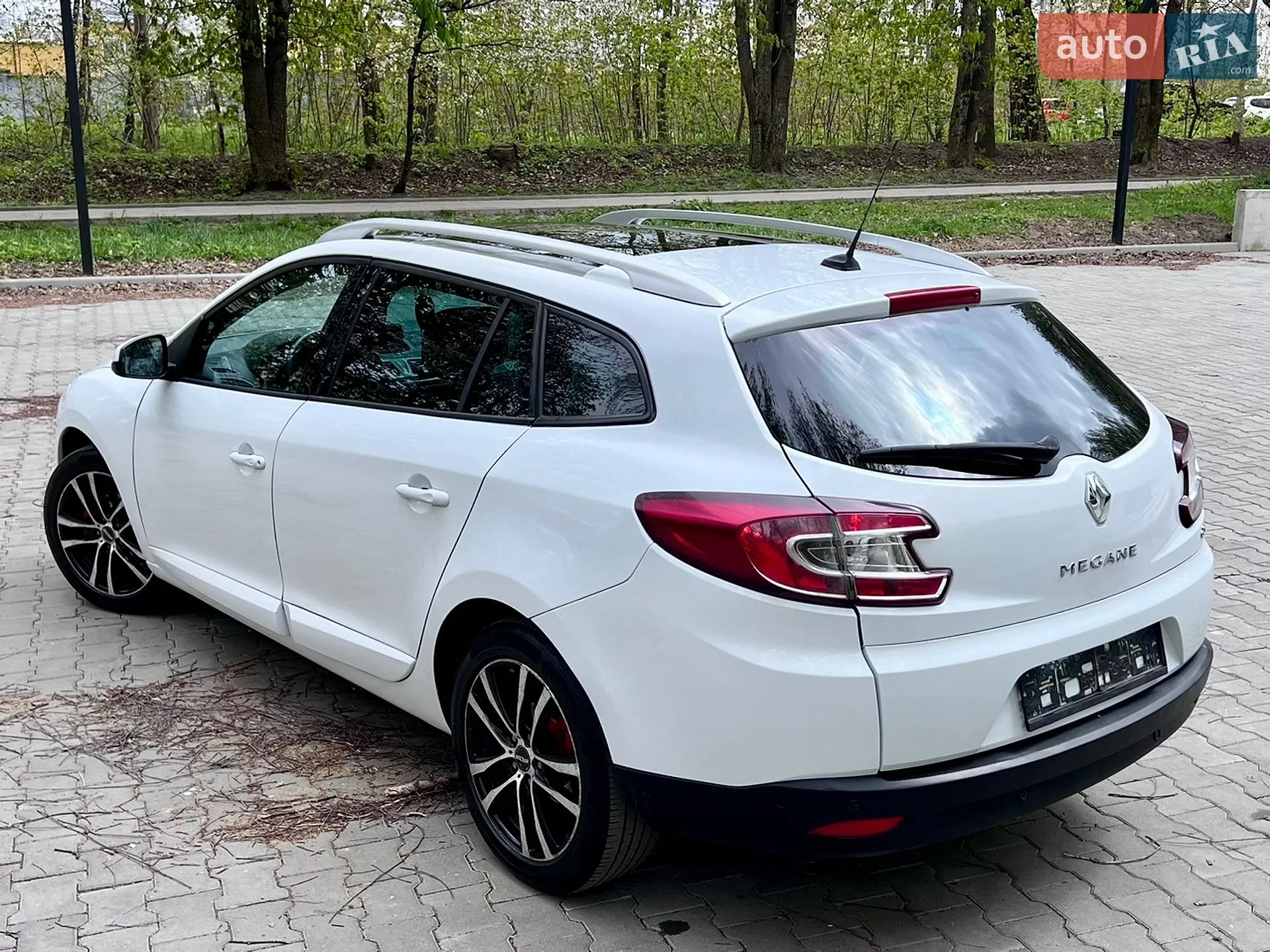 Renault Megane 2011 VIN VF1KZ8G0645417487 фото оголошення 2 з 5