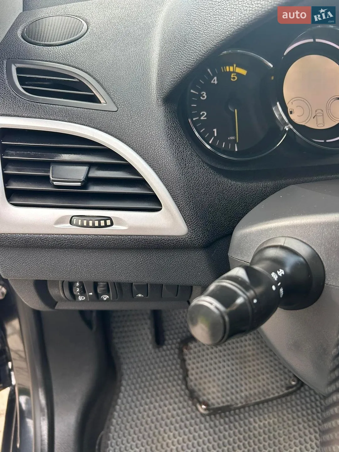 2011 Renault Megane - мініатюра 9
