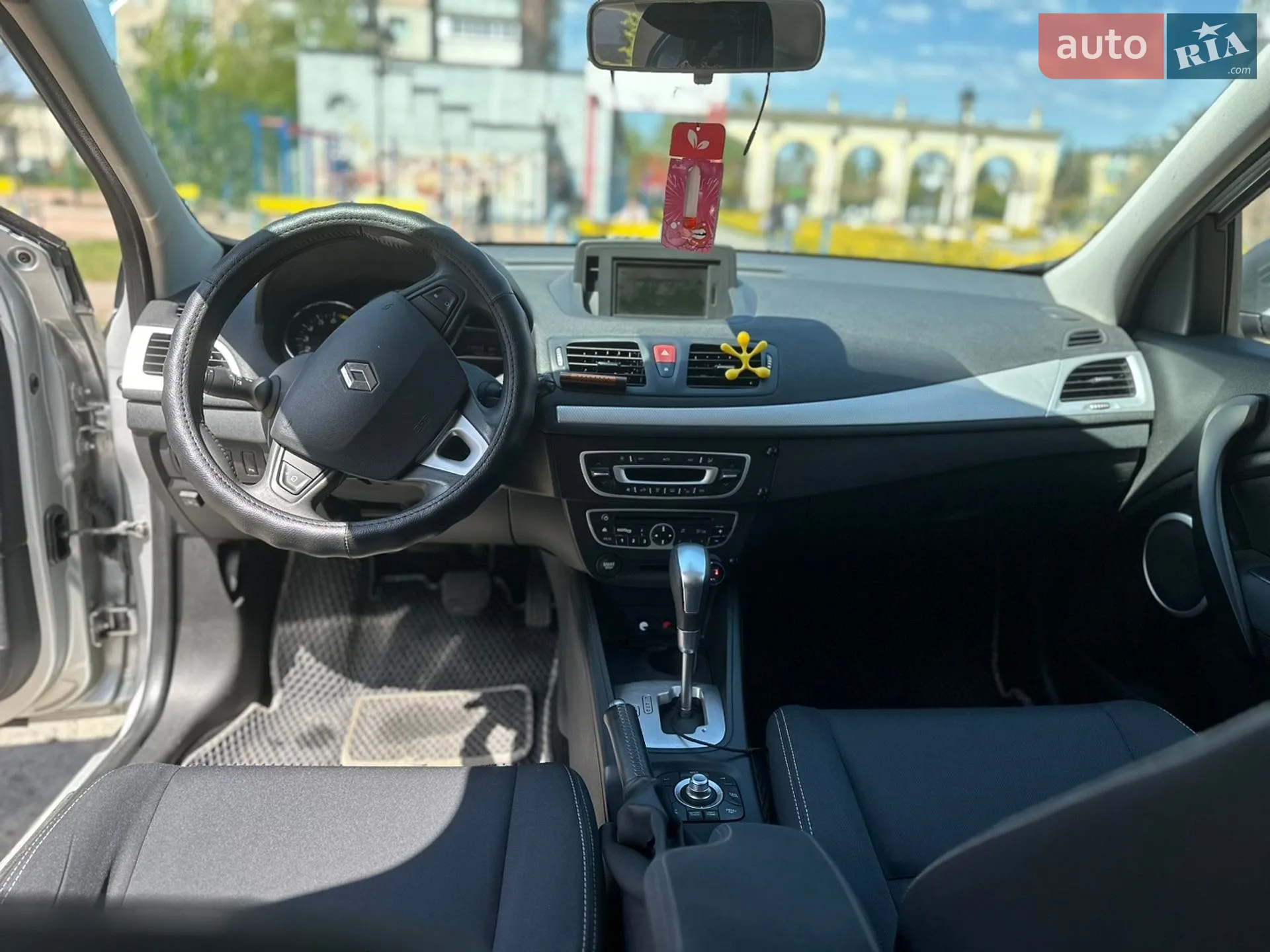 2010 Renault Megane - мініатюра 10