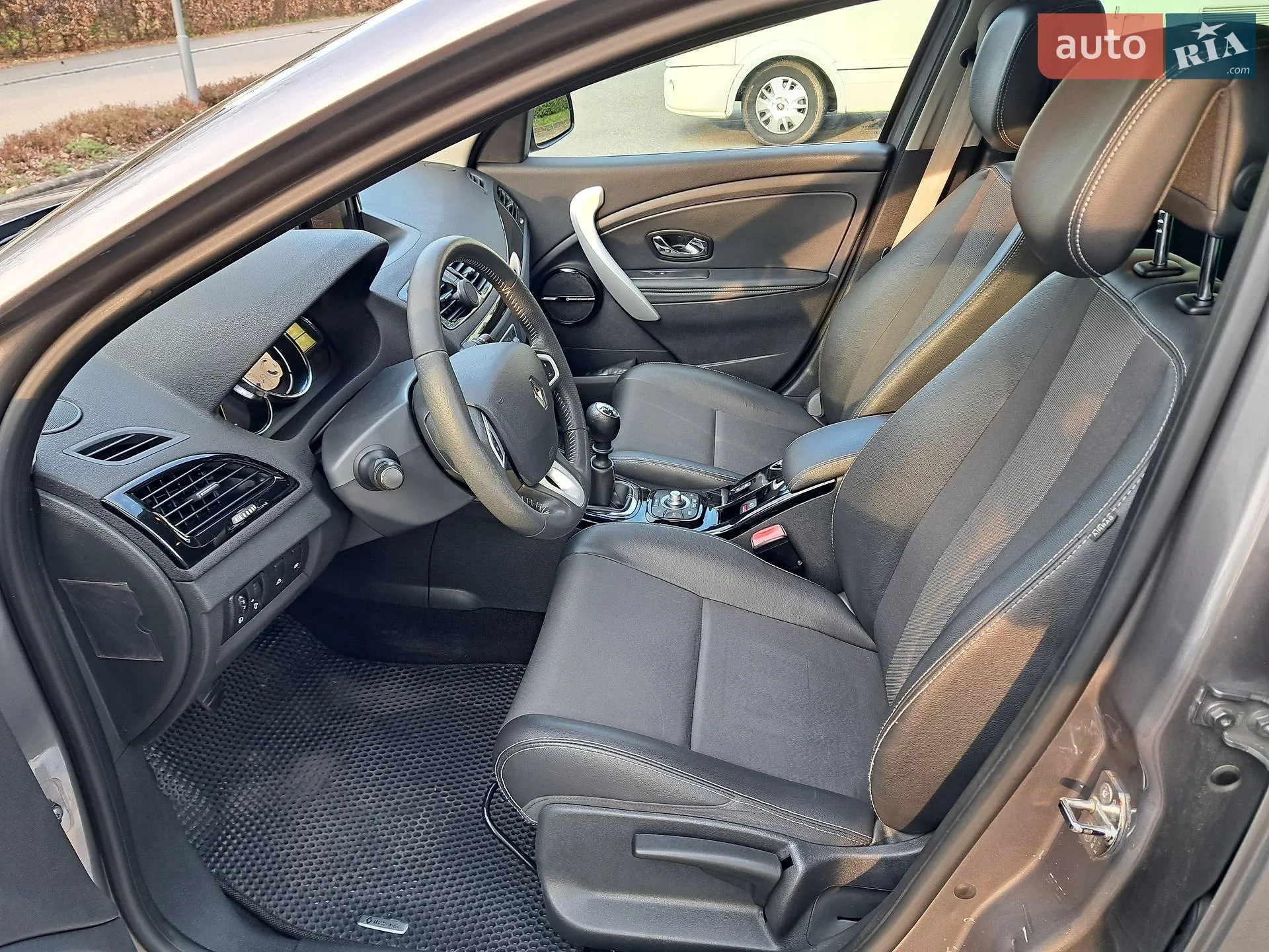 2012 Renault Megane - мініатюра 16