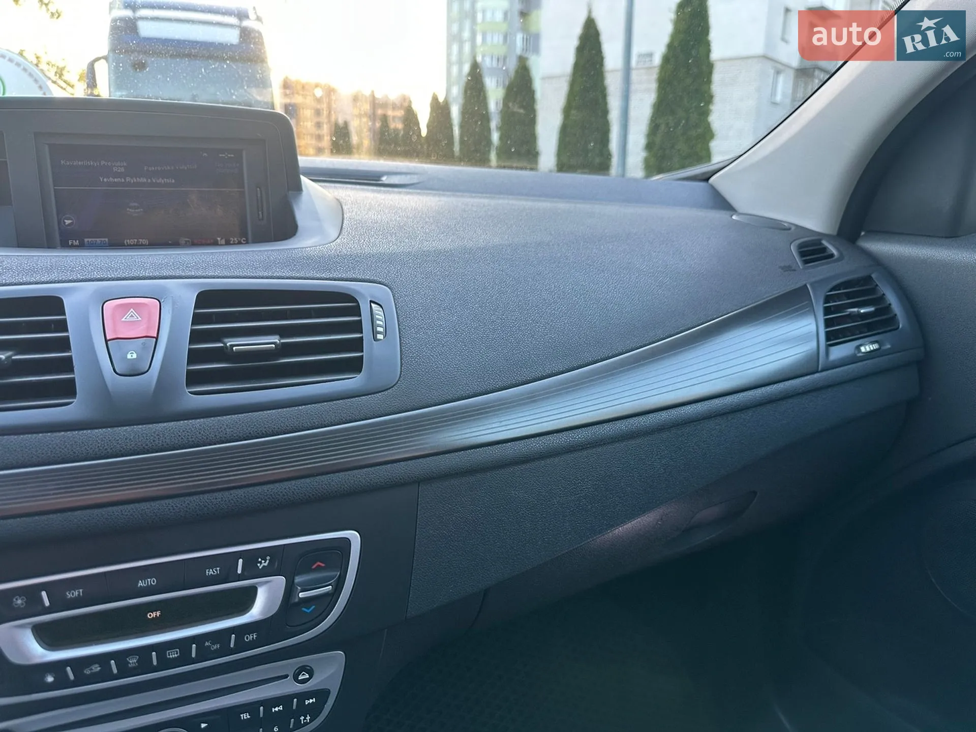 2010 Renault Megane - мініатюра 39