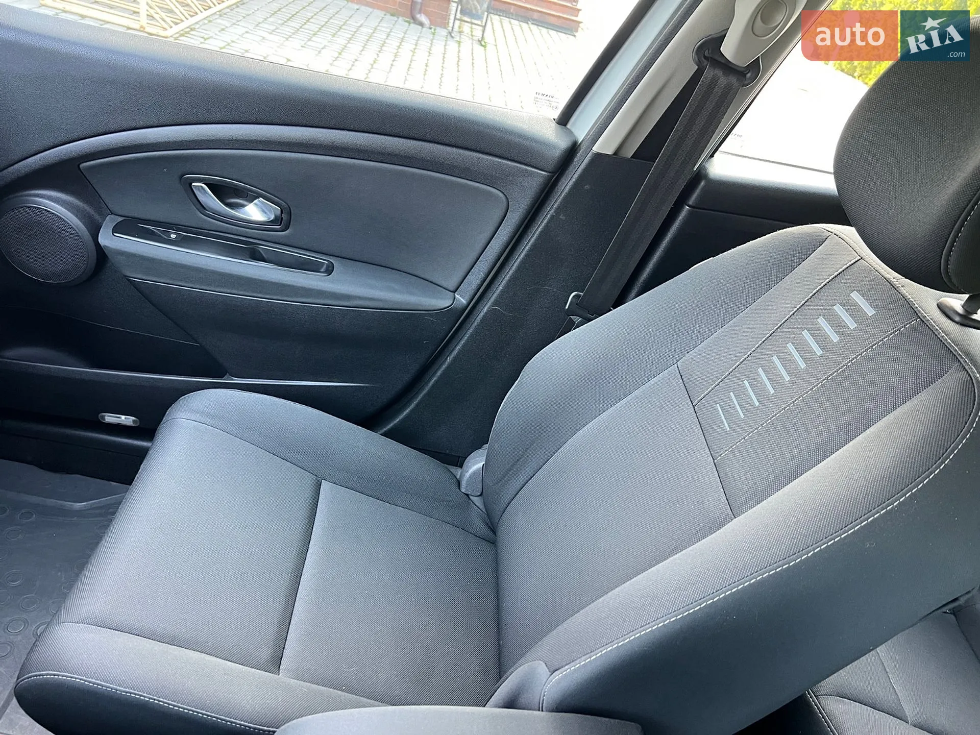 2010 Renault Megane - мініатюра 28