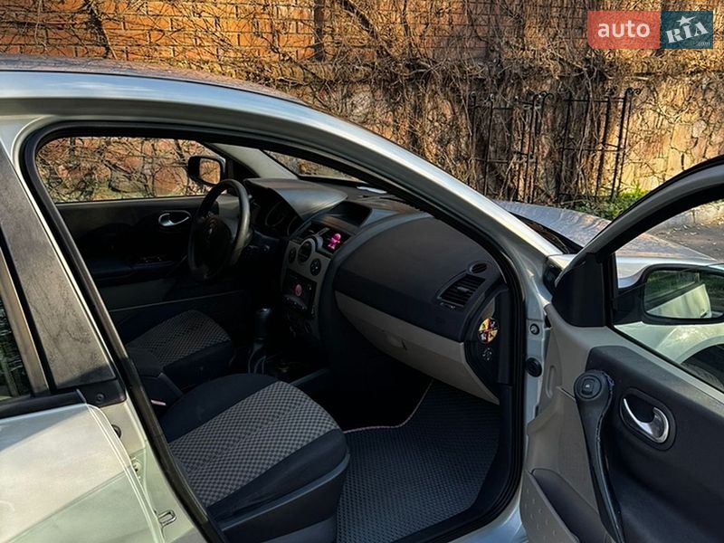 Хэтчбек Renault Megane 2002 в Киеве