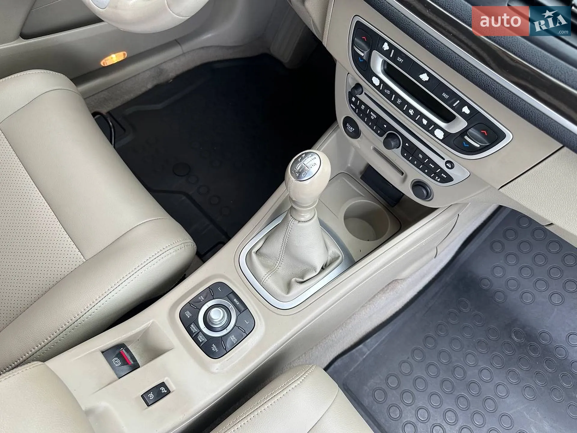2010 Renault Megane - мініатюра 16