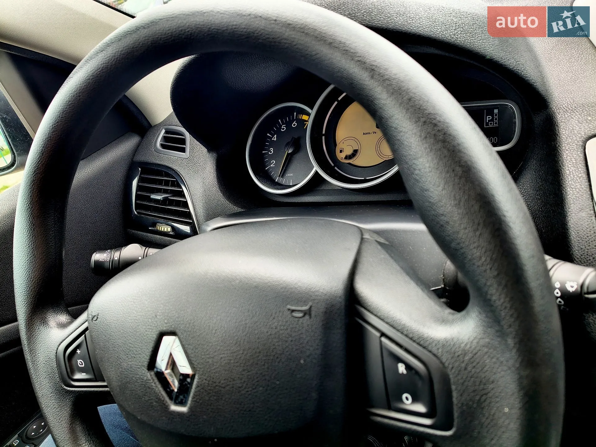 2010 Renault Megane - мініатюра 13
