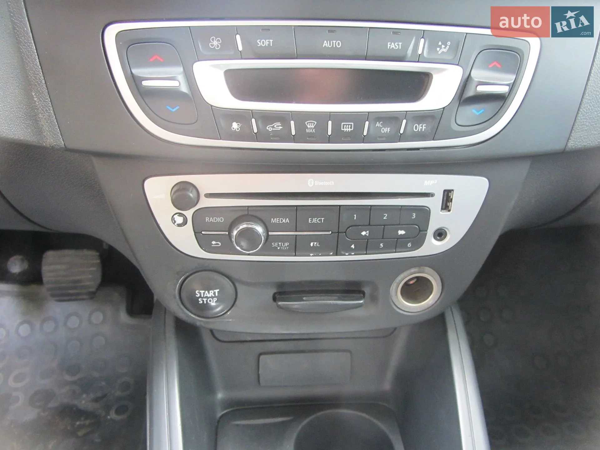2012 Renault Megane - мініатюра 36