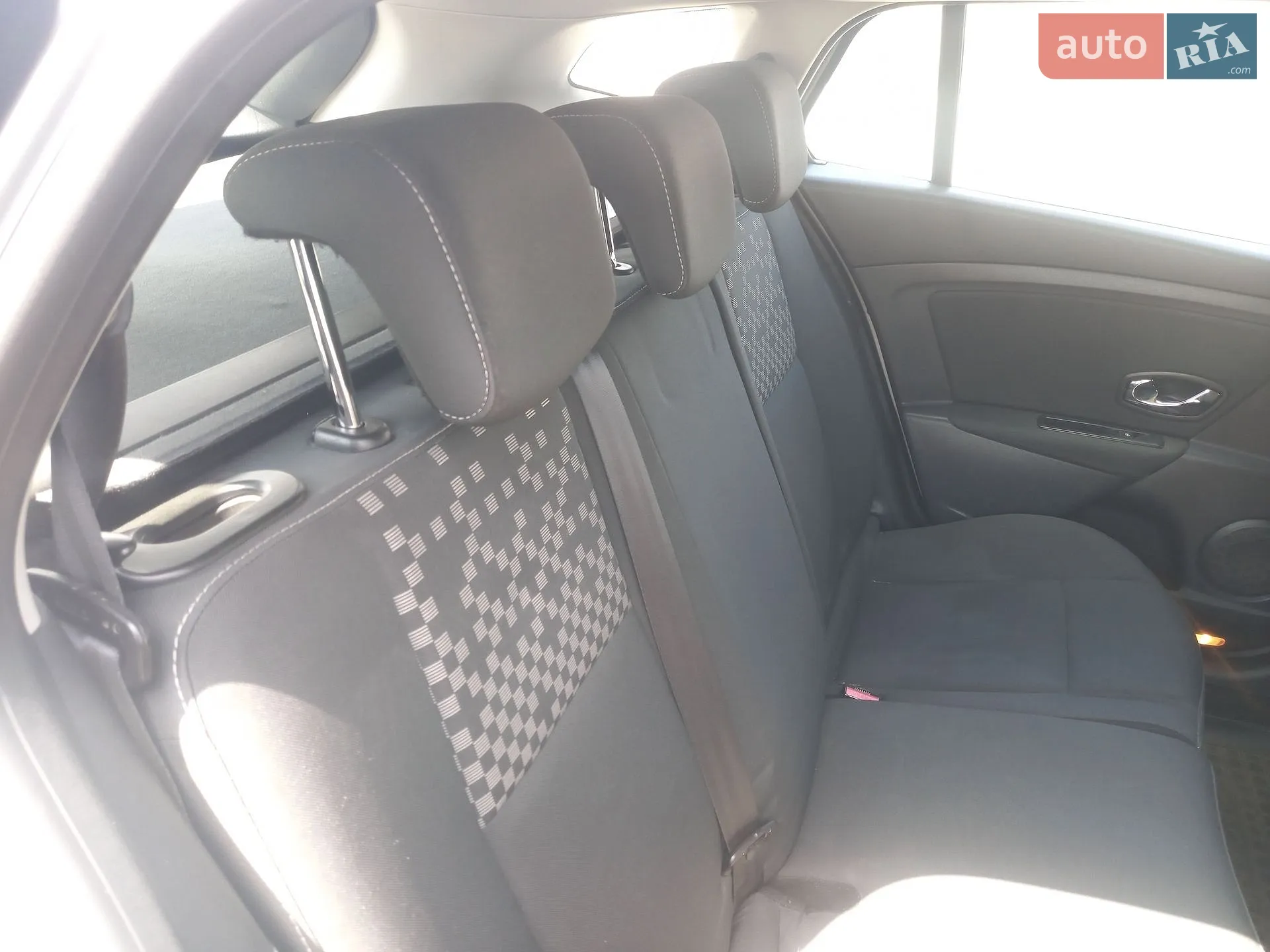 2012 Renault Megane - мініатюра 12