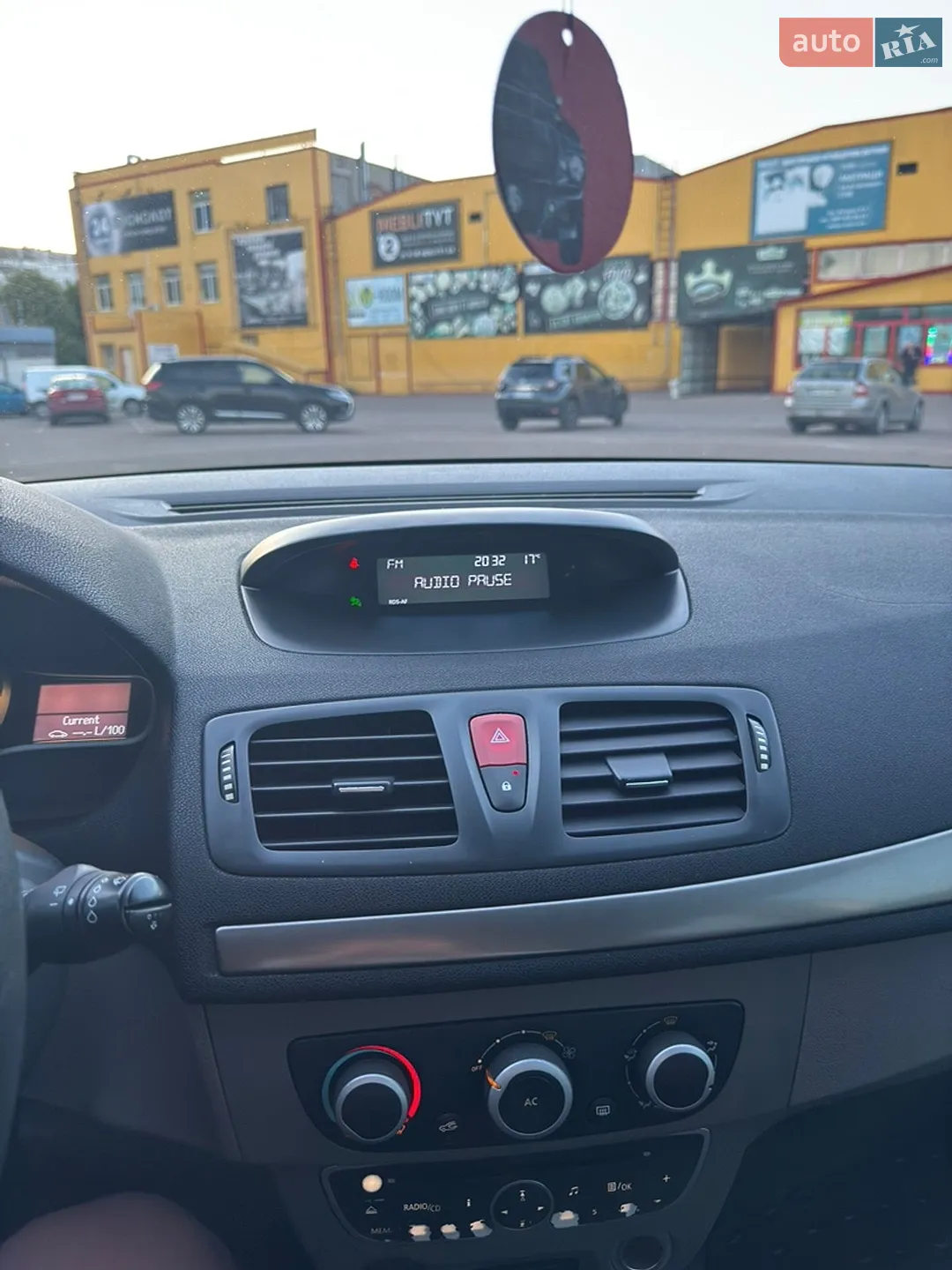 2011 Renault Megane - мініатюра 29