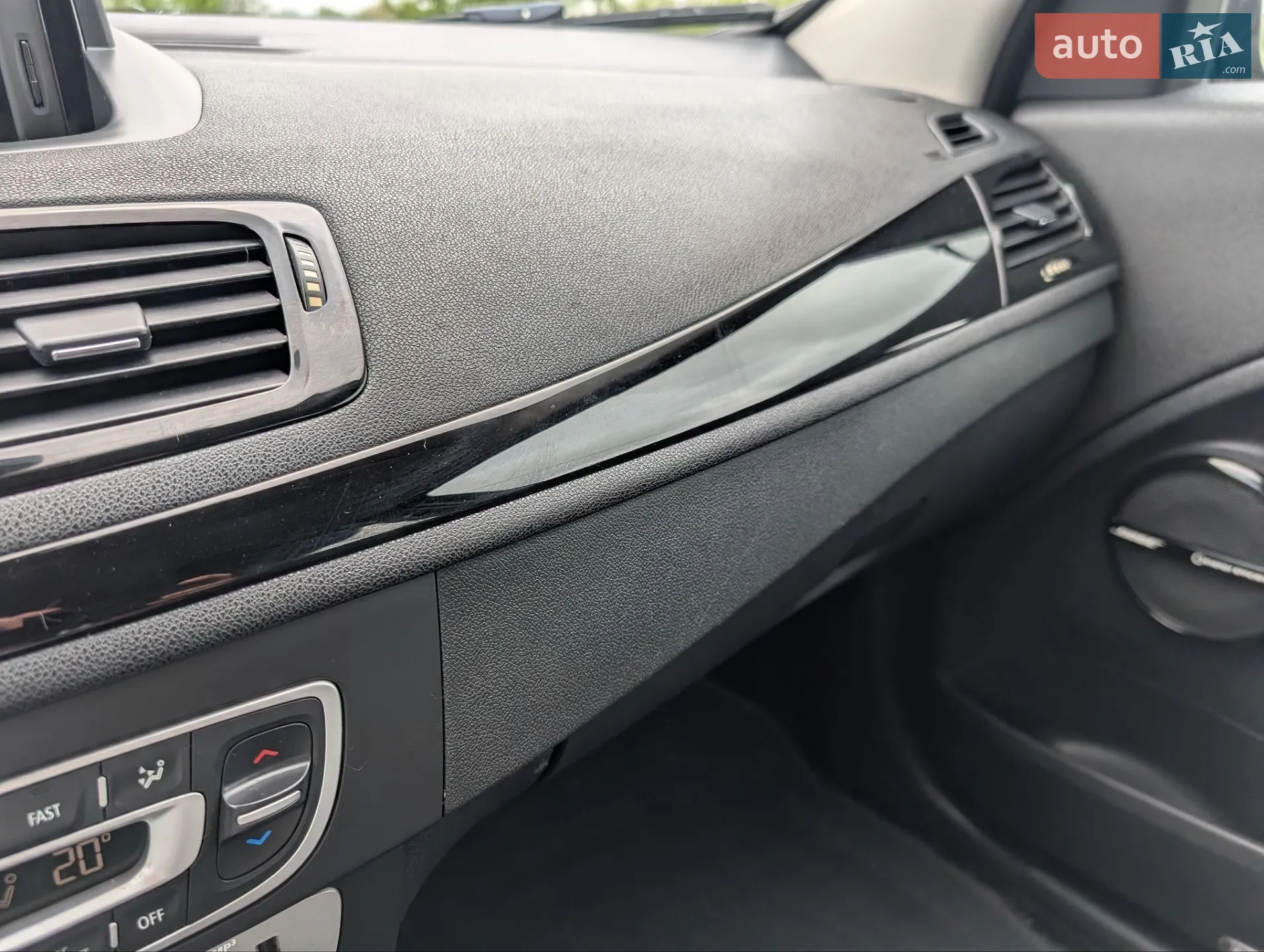 2012 Renault Megane - мініатюра 12