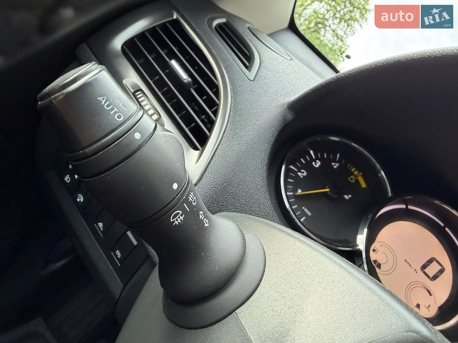 2012 Renault Megane - мініатюра 25