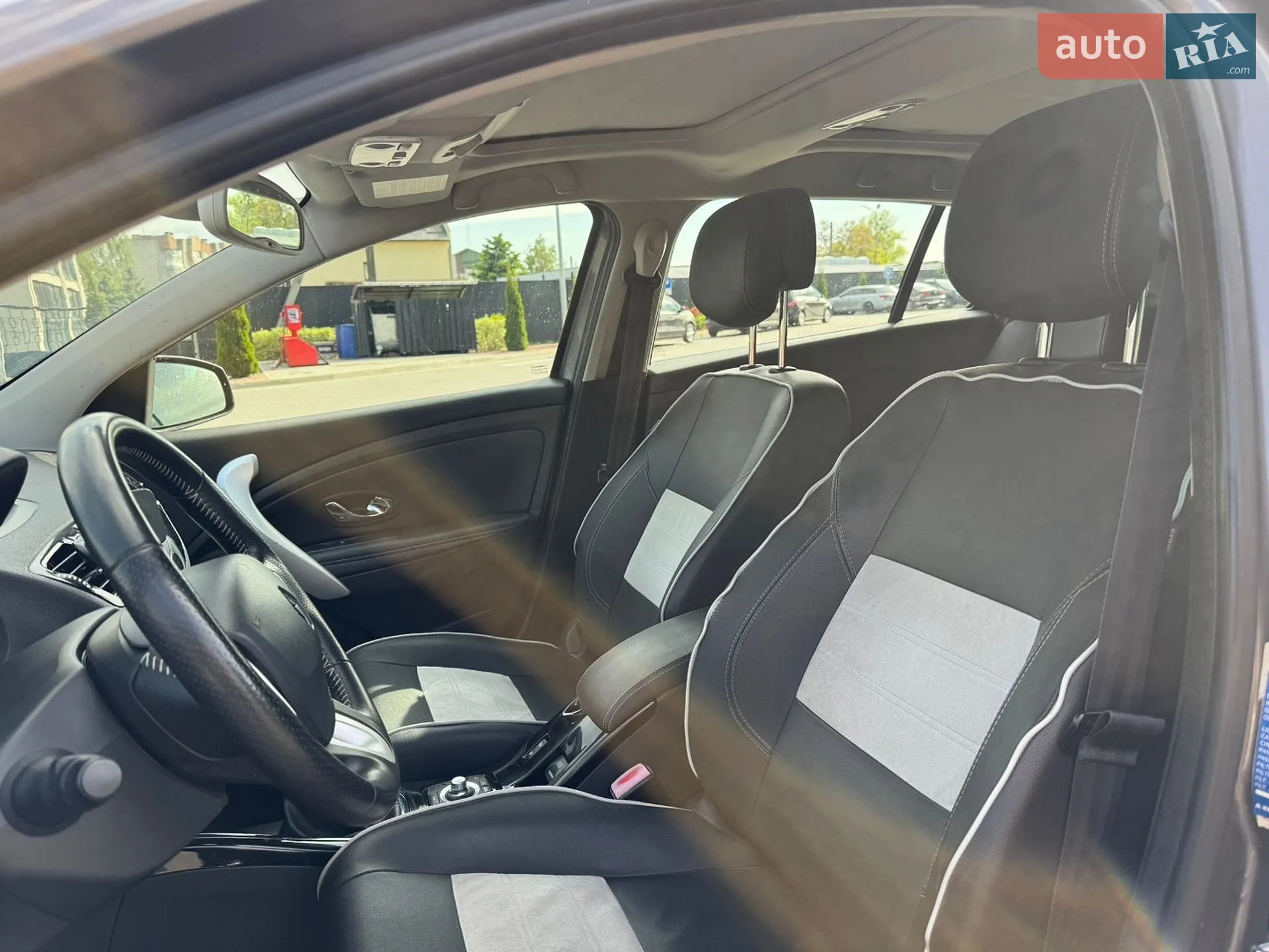 2012 Renault Megane - мініатюра 25
