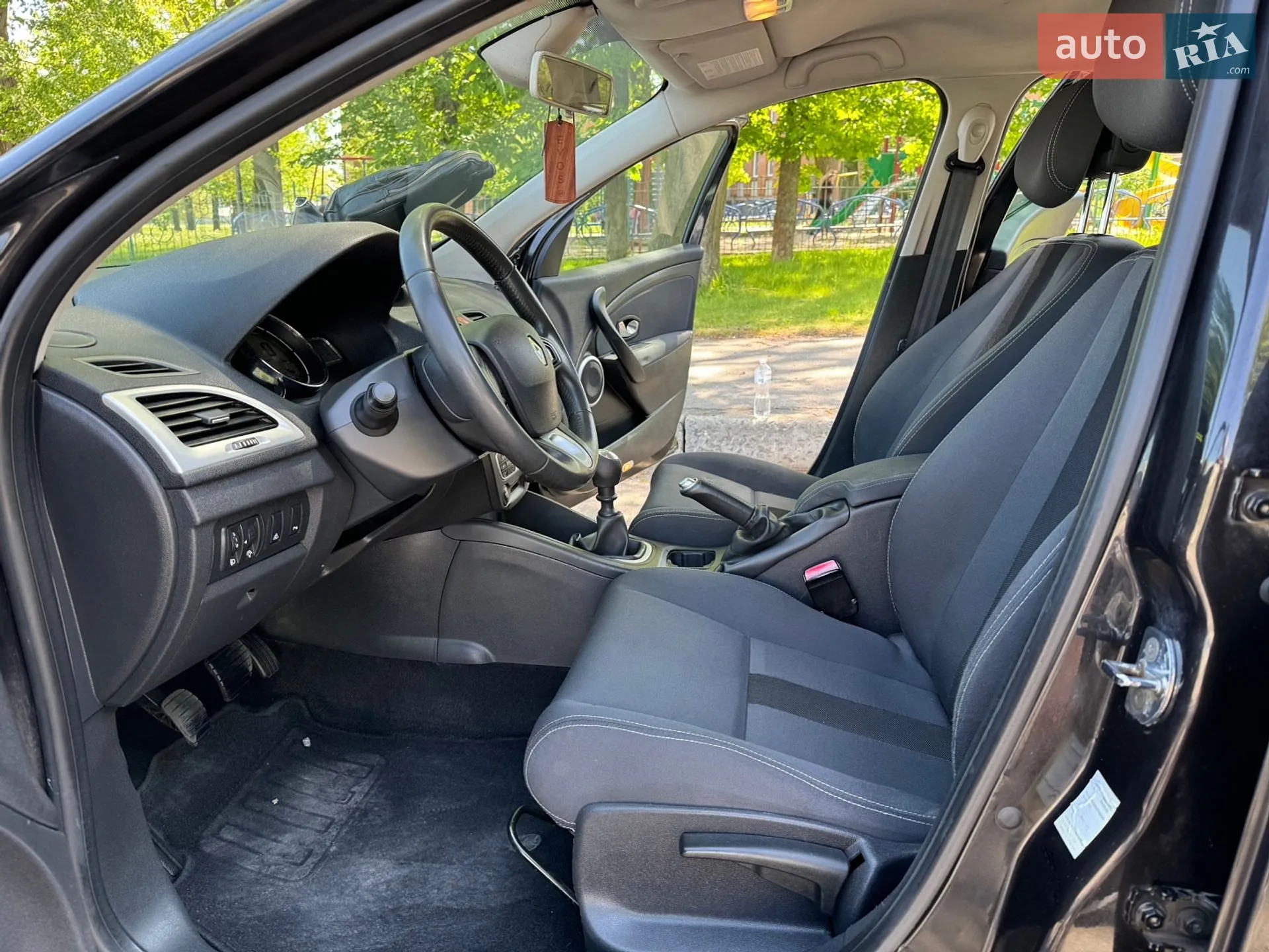 2010 Renault Megane - мініатюра 31