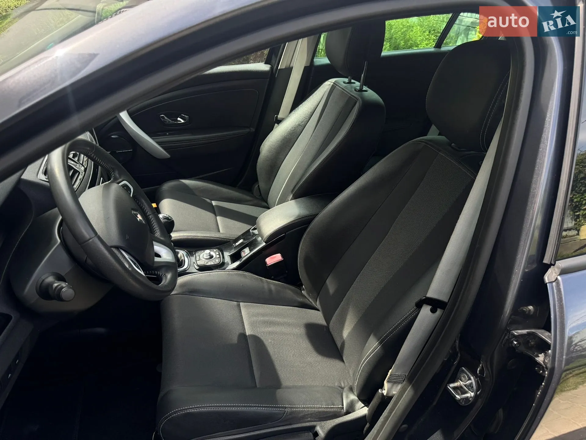 2012 Renault Megane - мініатюра 24