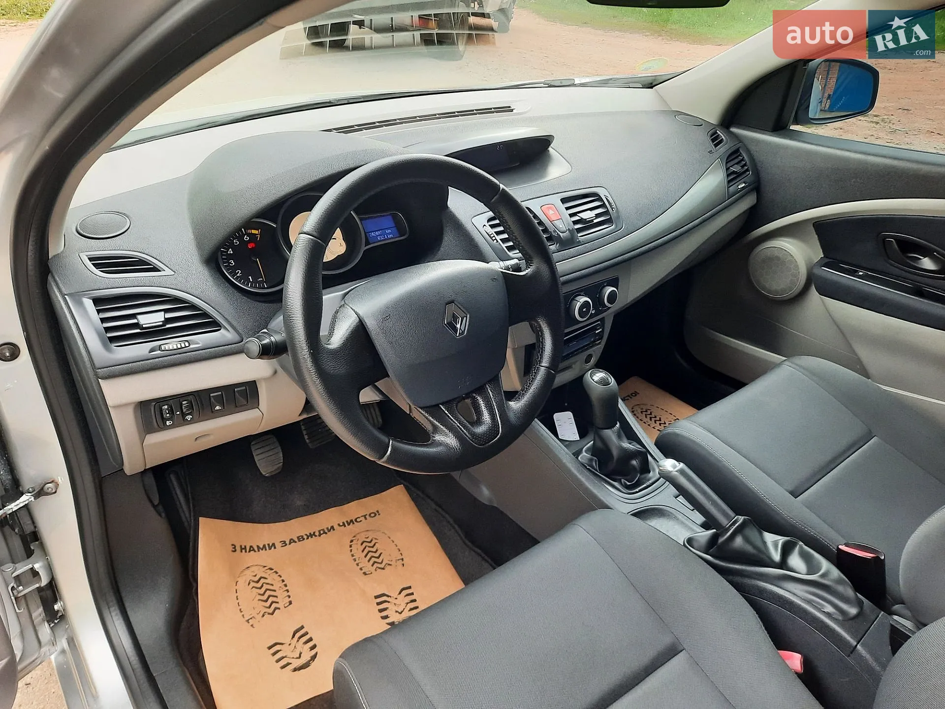 2011 Renault Megane - мініатюра 29