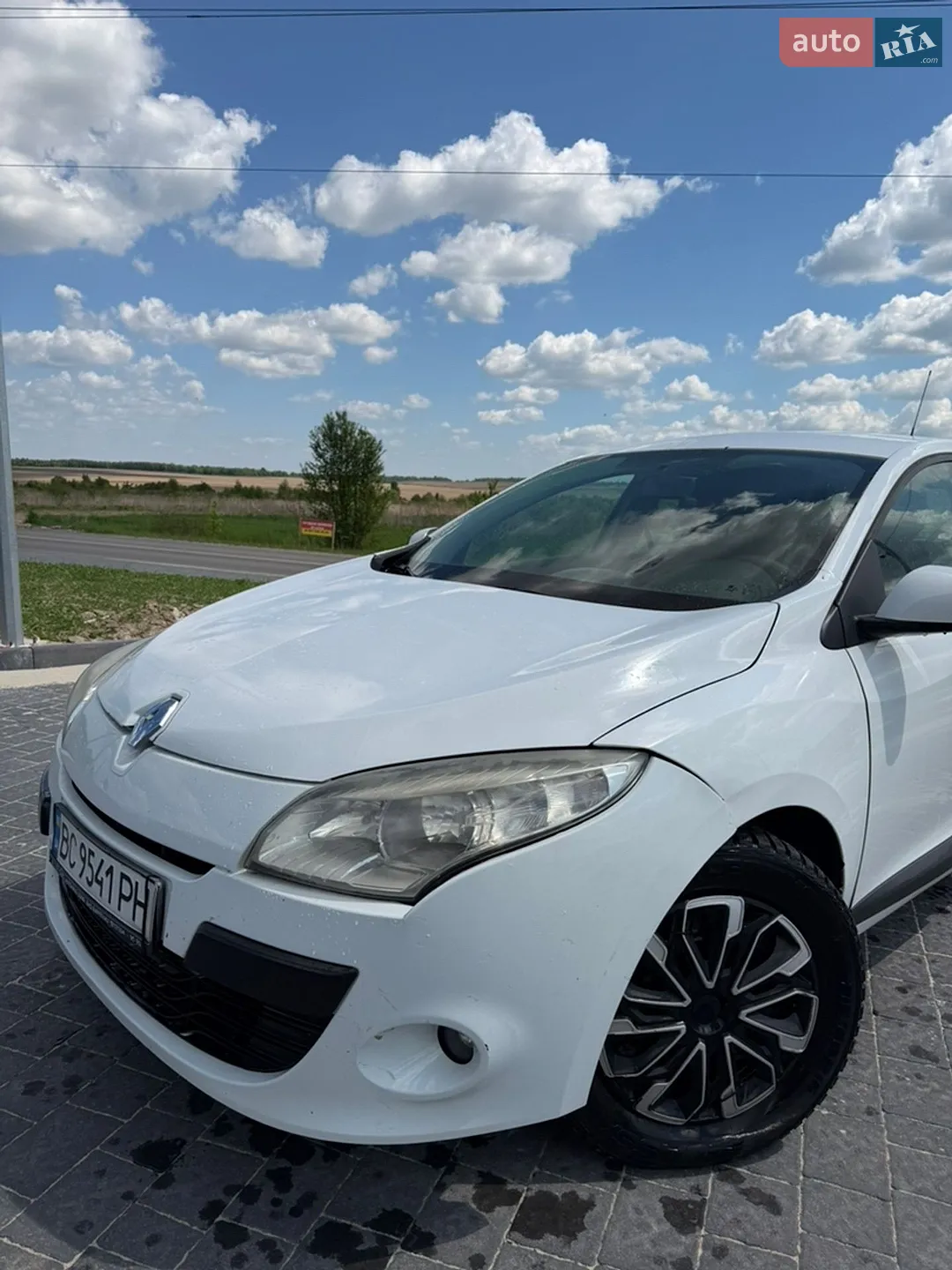 2010 Renault Megane - мініатюра 2