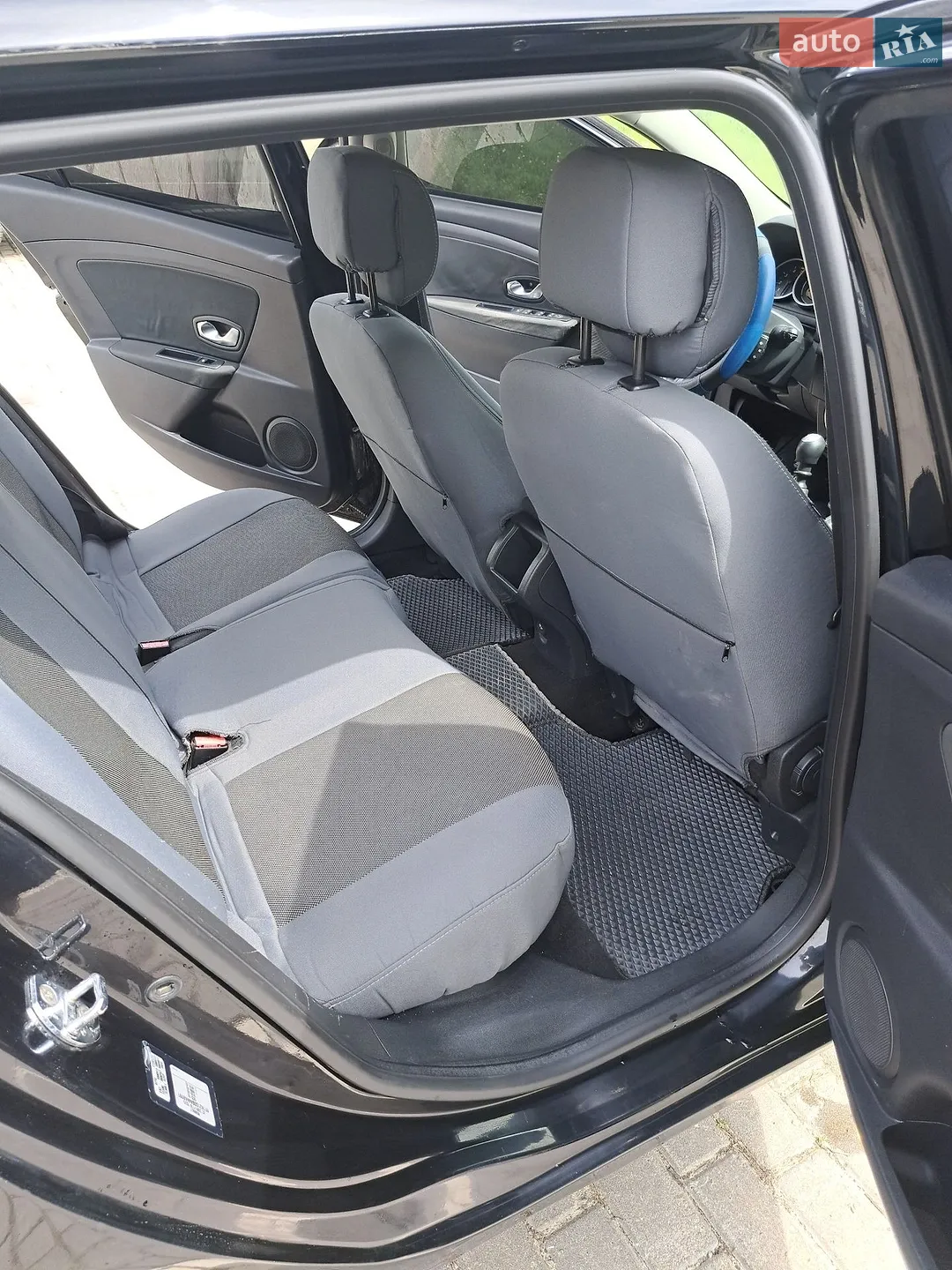 2010 Renault Megane - мініатюра 11