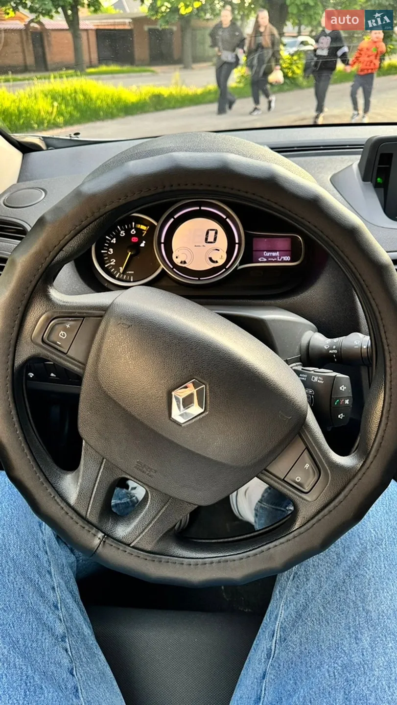 2010 Renault Megane - мініатюра 9