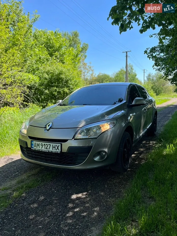 2010 Renault Megane - мініатюра 27