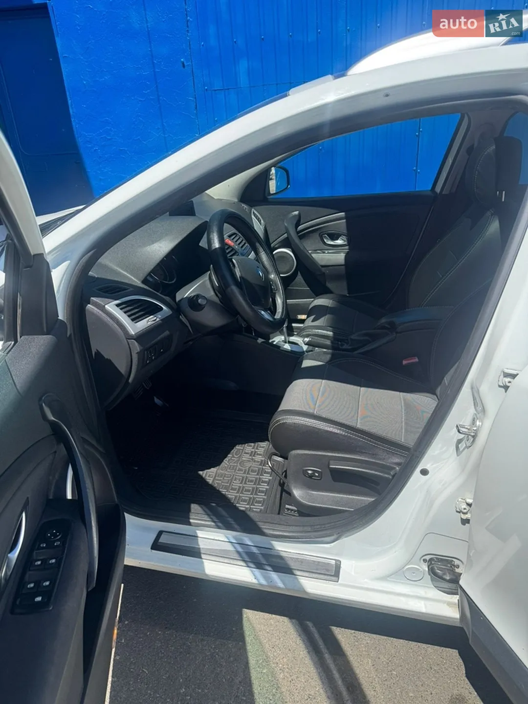 2010 Renault Megane - мініатюра 12