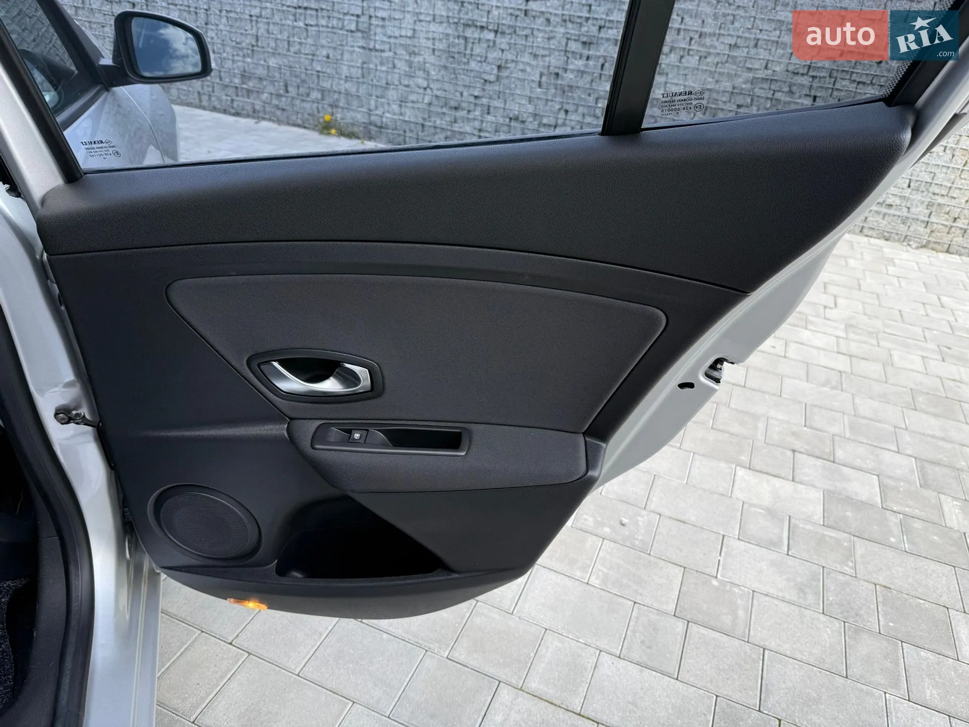 2010 Renault Megane - мініатюра 19
