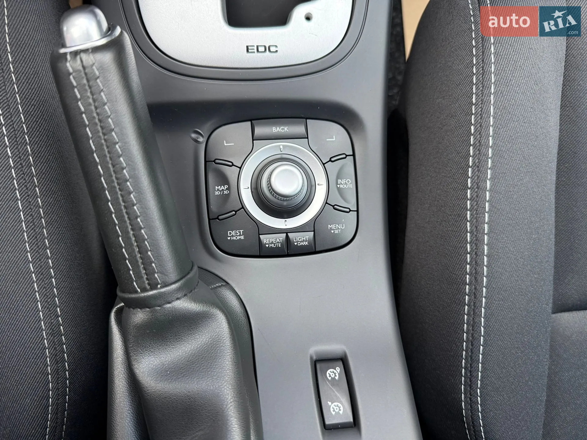 2010 Renault Megane - мініатюра 11