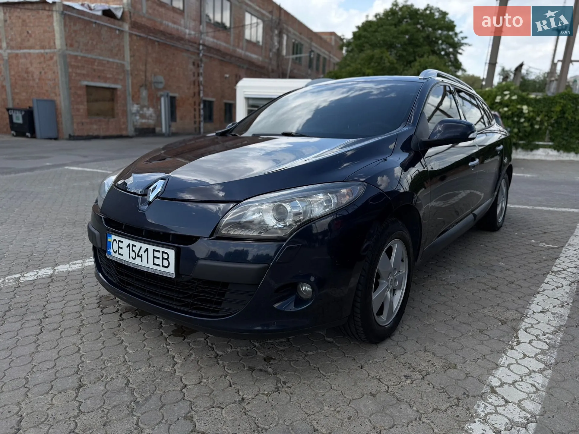 2010 Renault Megane - мініатюра 2
