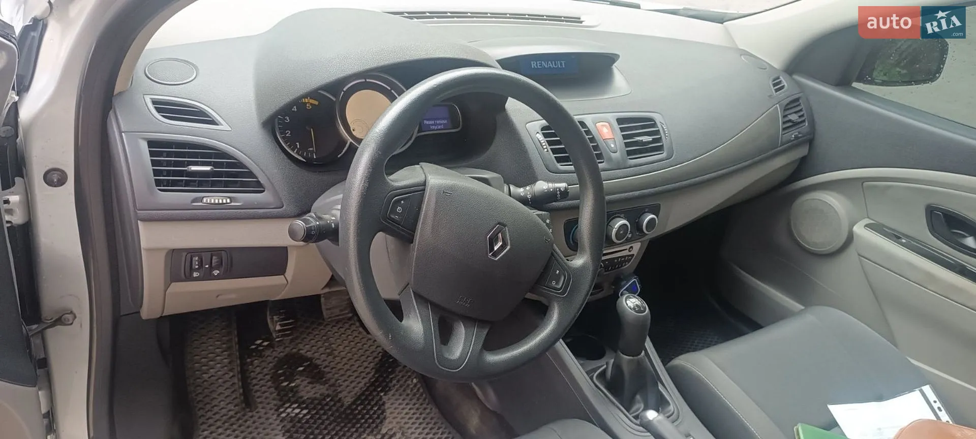 2010 Renault Megane - мініатюра 12