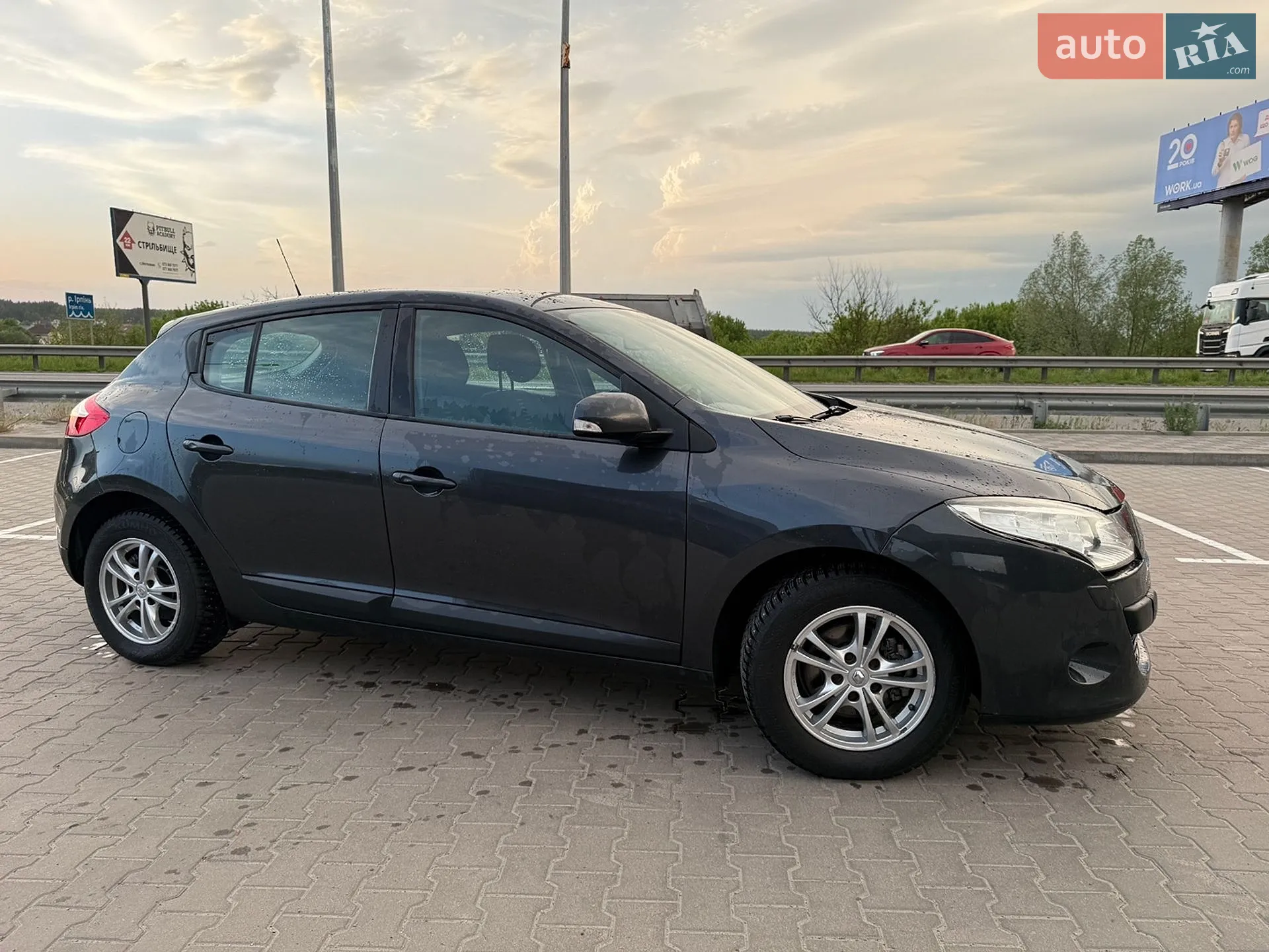 2010 Renault Megane - мініатюра 2