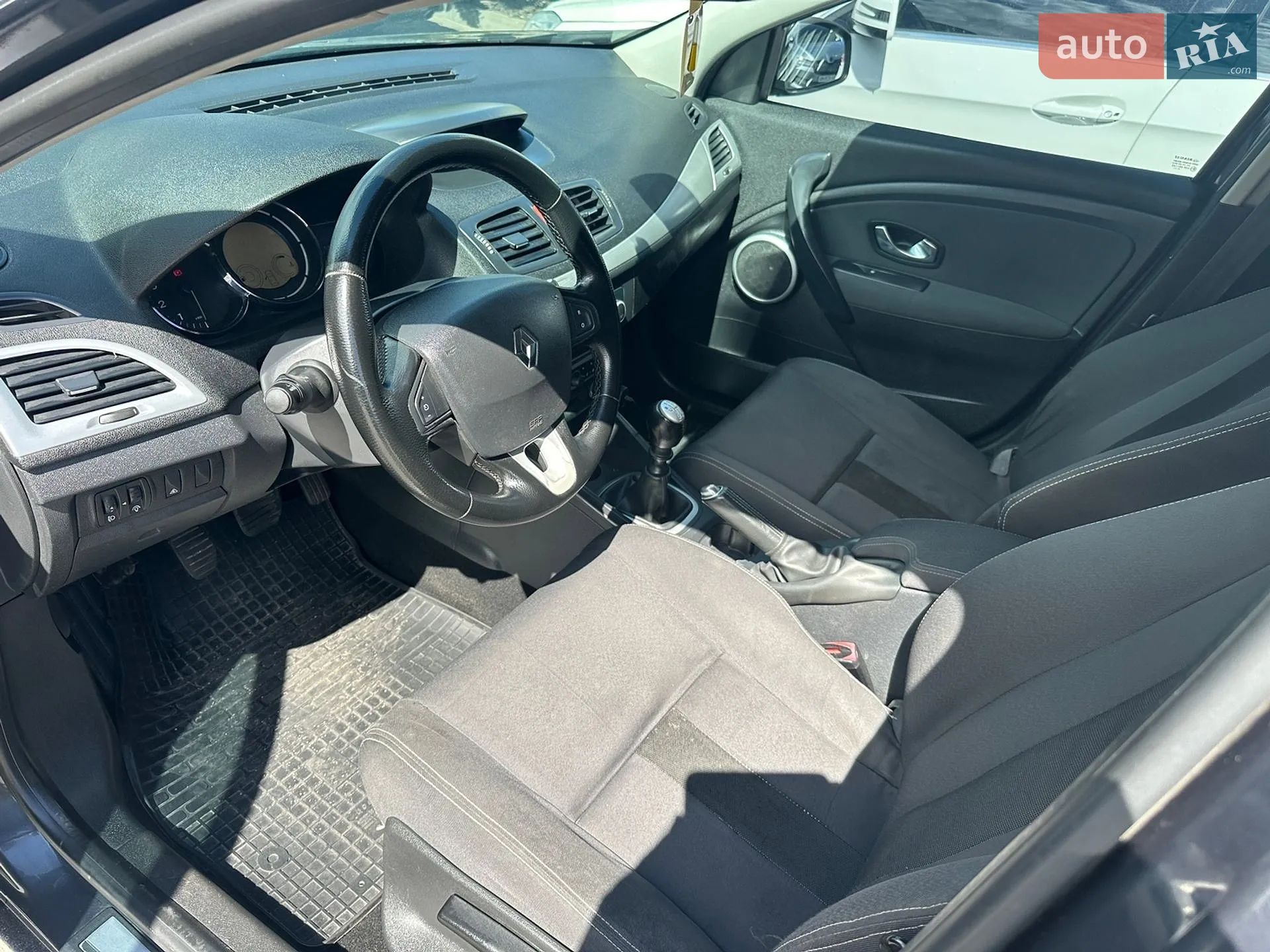 2010 Renault Megane - мініатюра 12