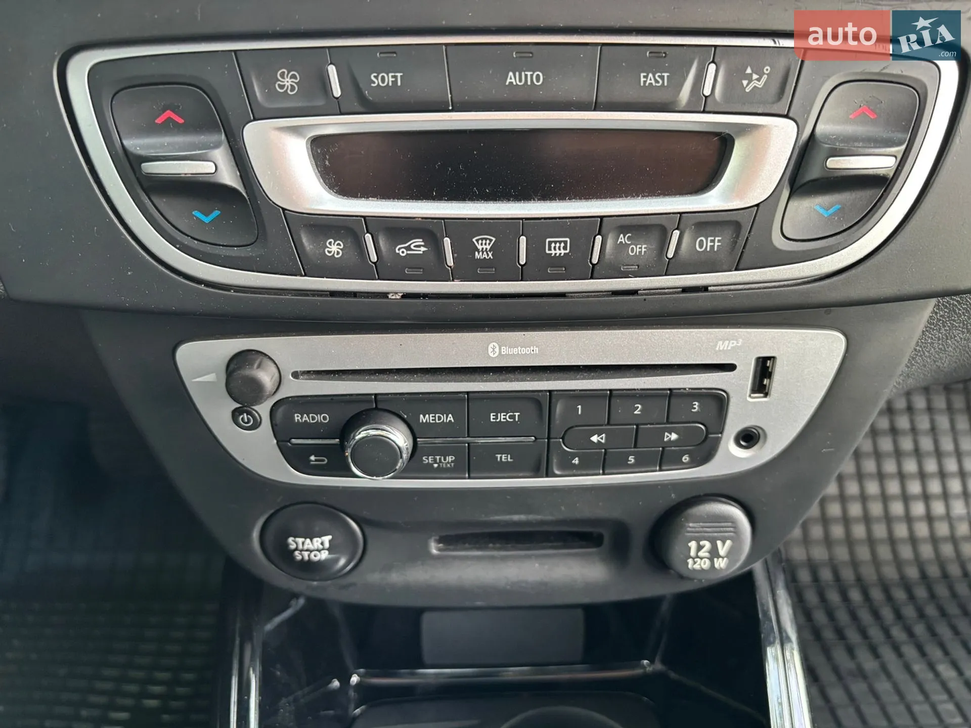 2013 Renault Megane - мініатюра 24