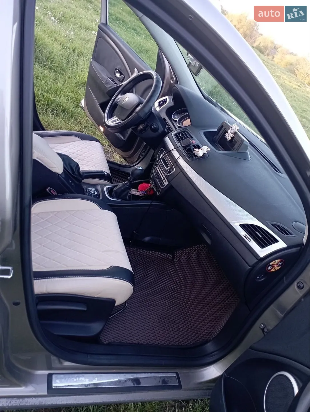 2011 Renault Megane - мініатюра 11