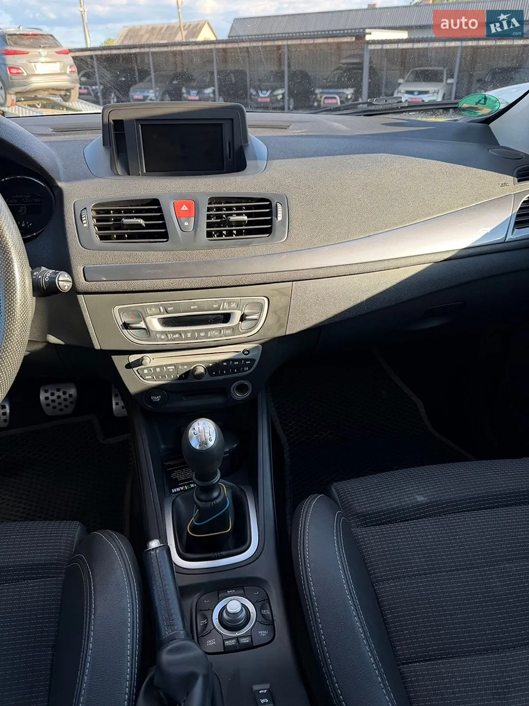 2010 Renault Megane - мініатюра 8