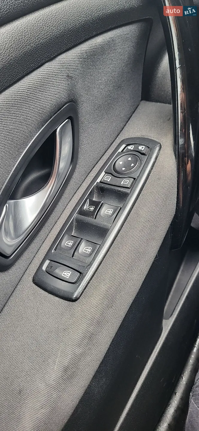 2010 Renault Megane - мініатюра 21