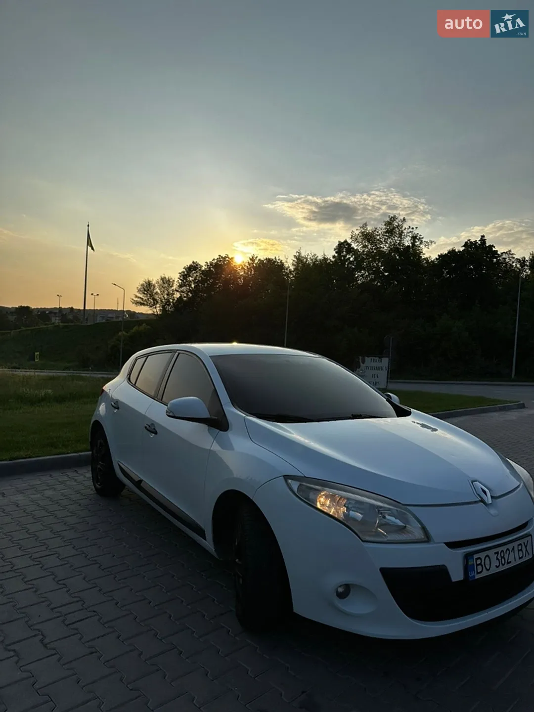 2010 Renault Megane - мініатюра 10
