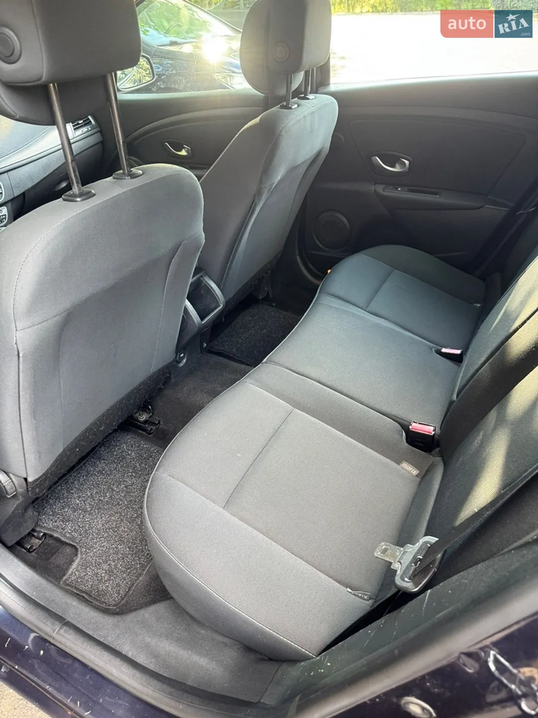 2010 Renault Megane - мініатюра 27