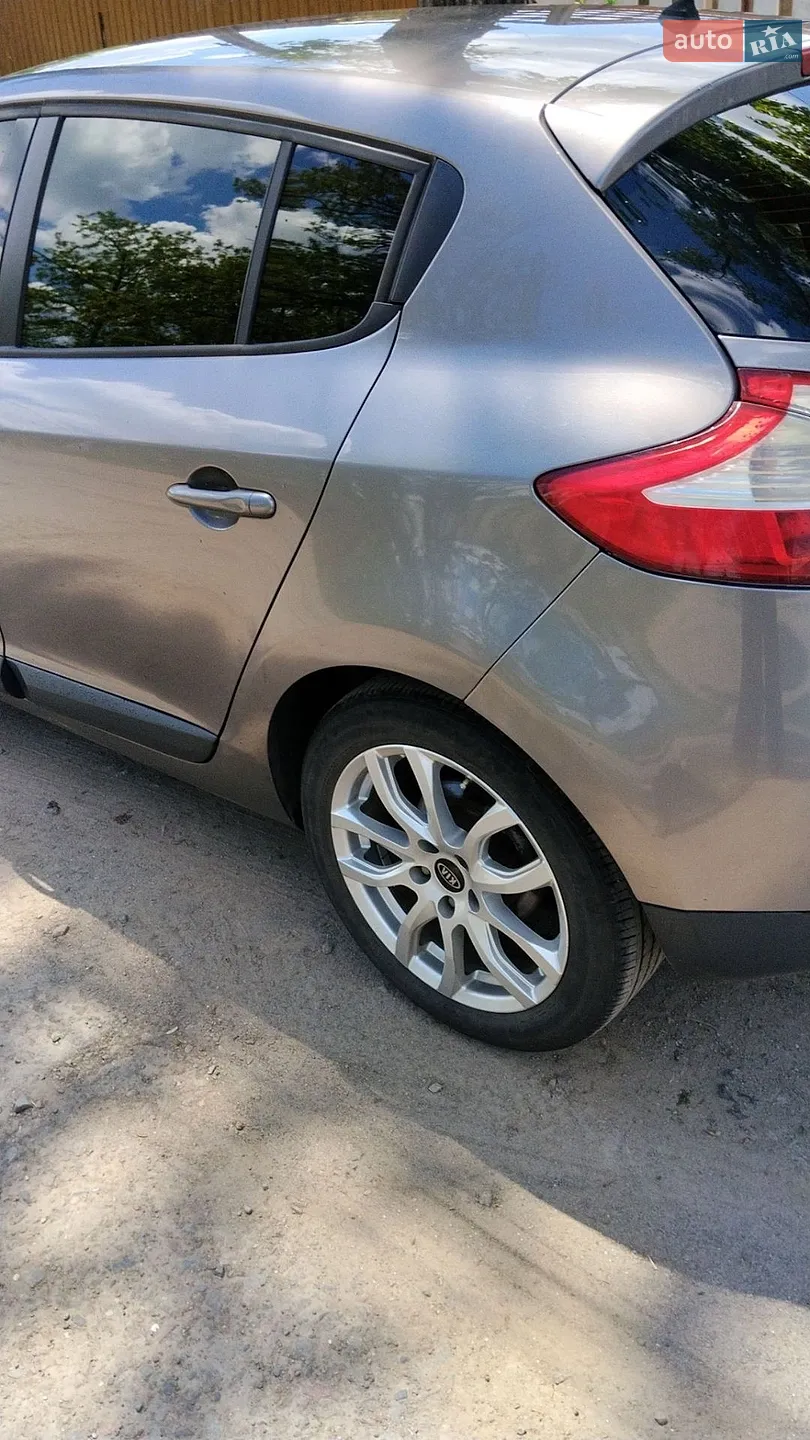 2010 Renault Megane - мініатюра 2