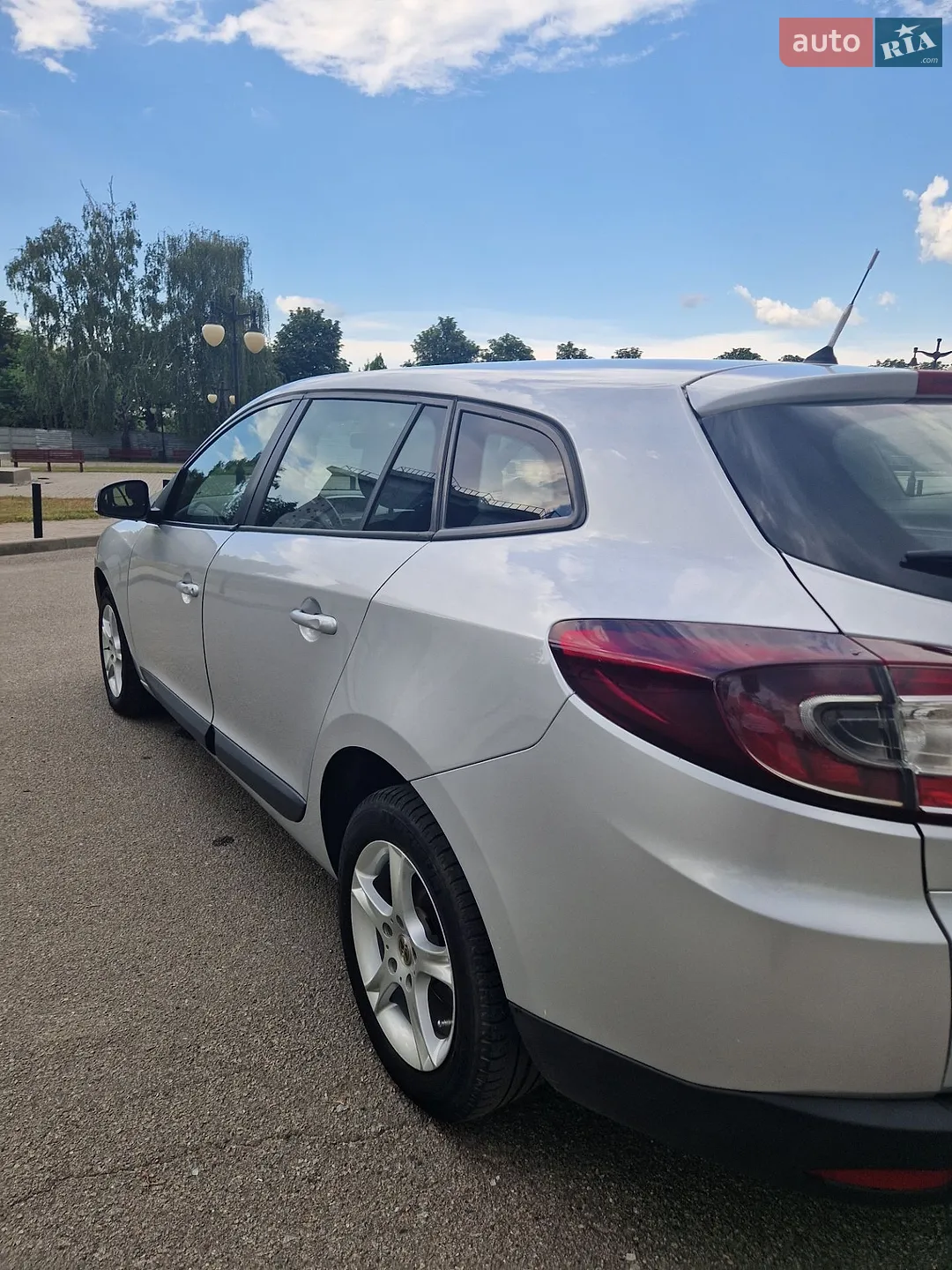 2010 Renault Megane - мініатюра 12