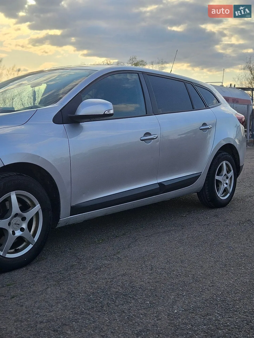 2010 Renault Megane - мініатюра 3