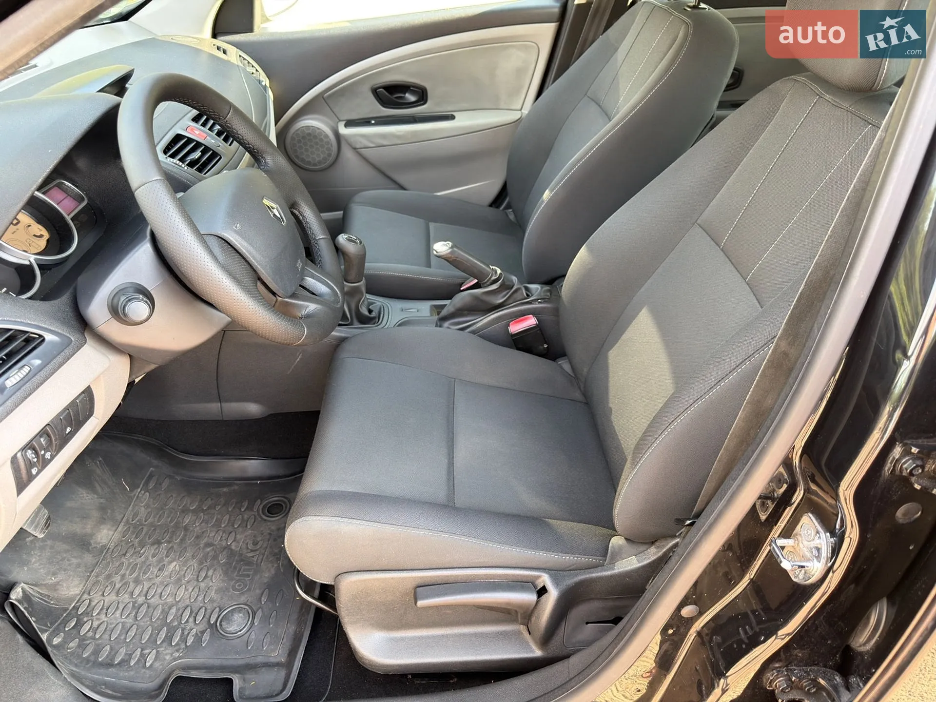 2010 Renault Megane - мініатюра 29