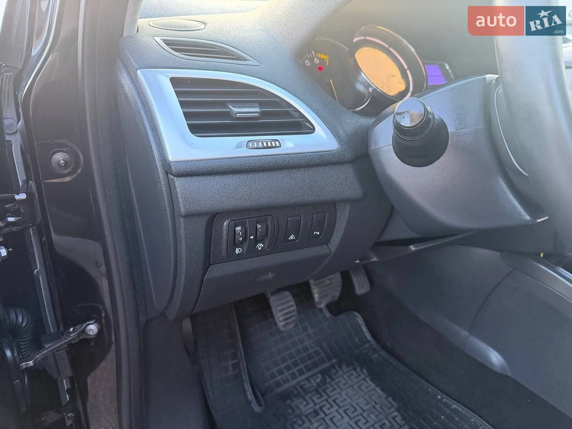2010 Renault Megane - мініатюра 34
