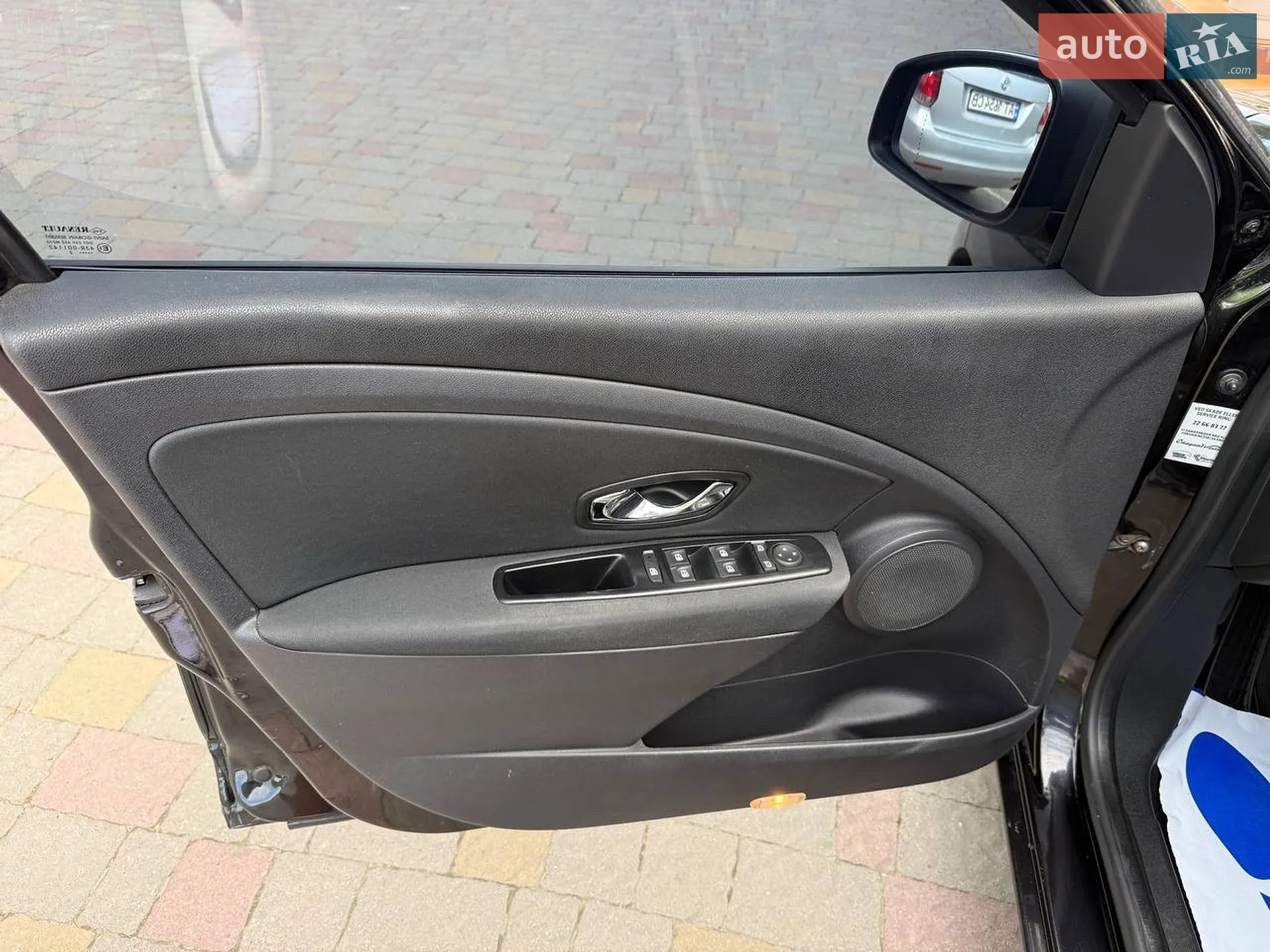 2012 Renault Megane - мініатюра 24