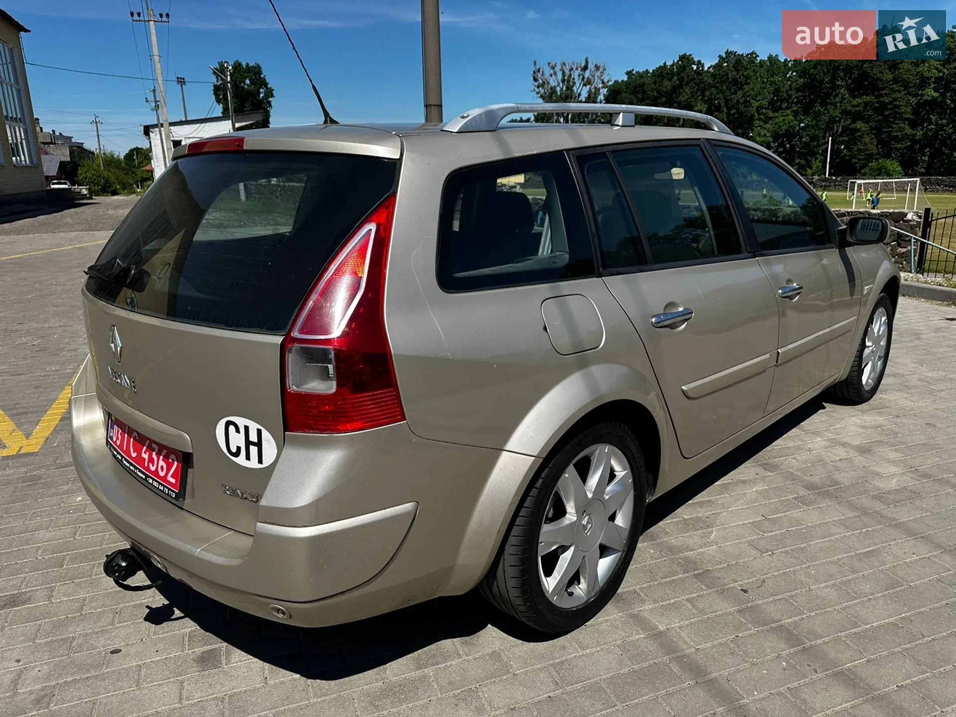 2011 Skoda Fabia - мініатюра 3