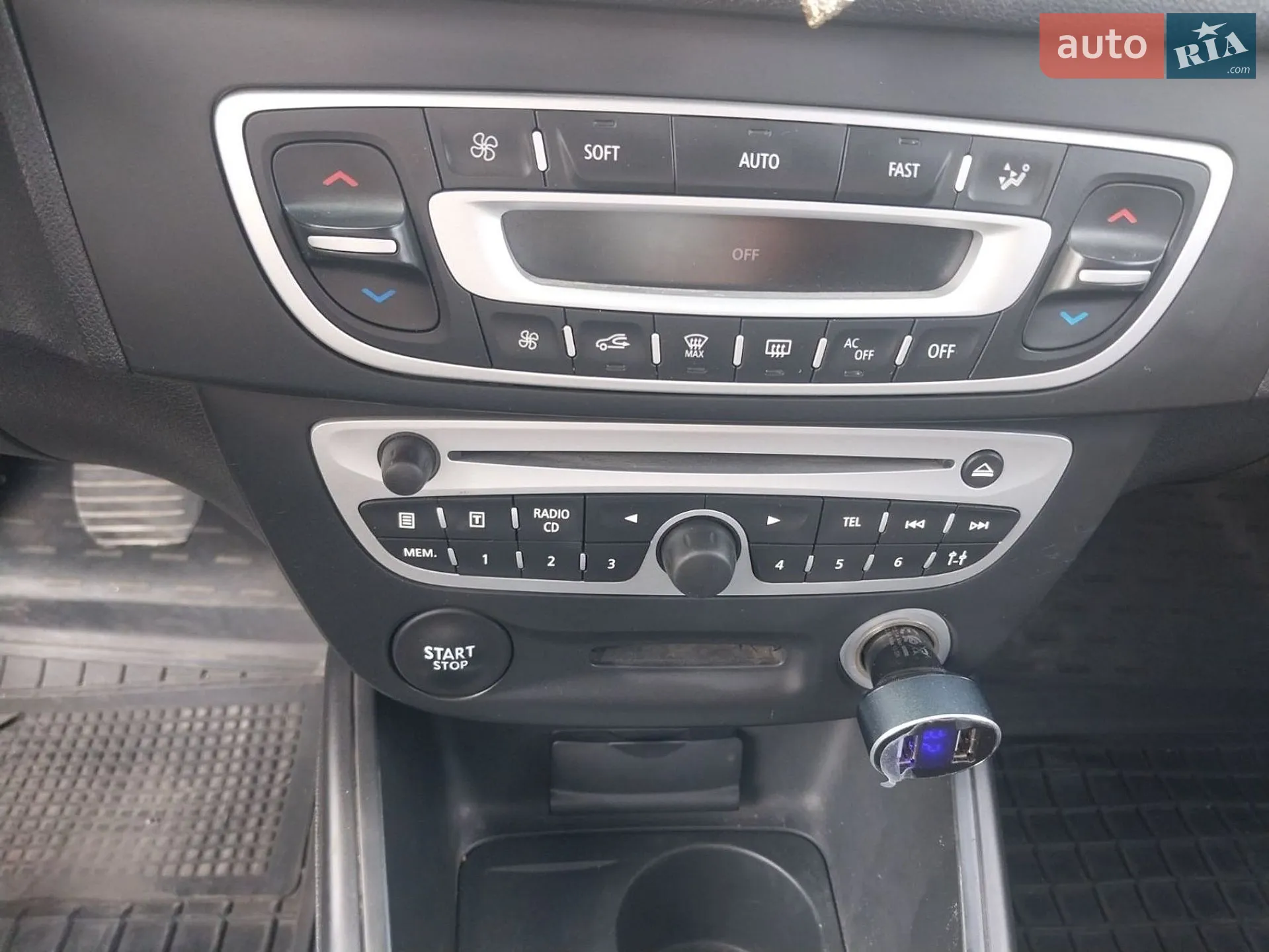 2010 Renault Megane - мініатюра 12