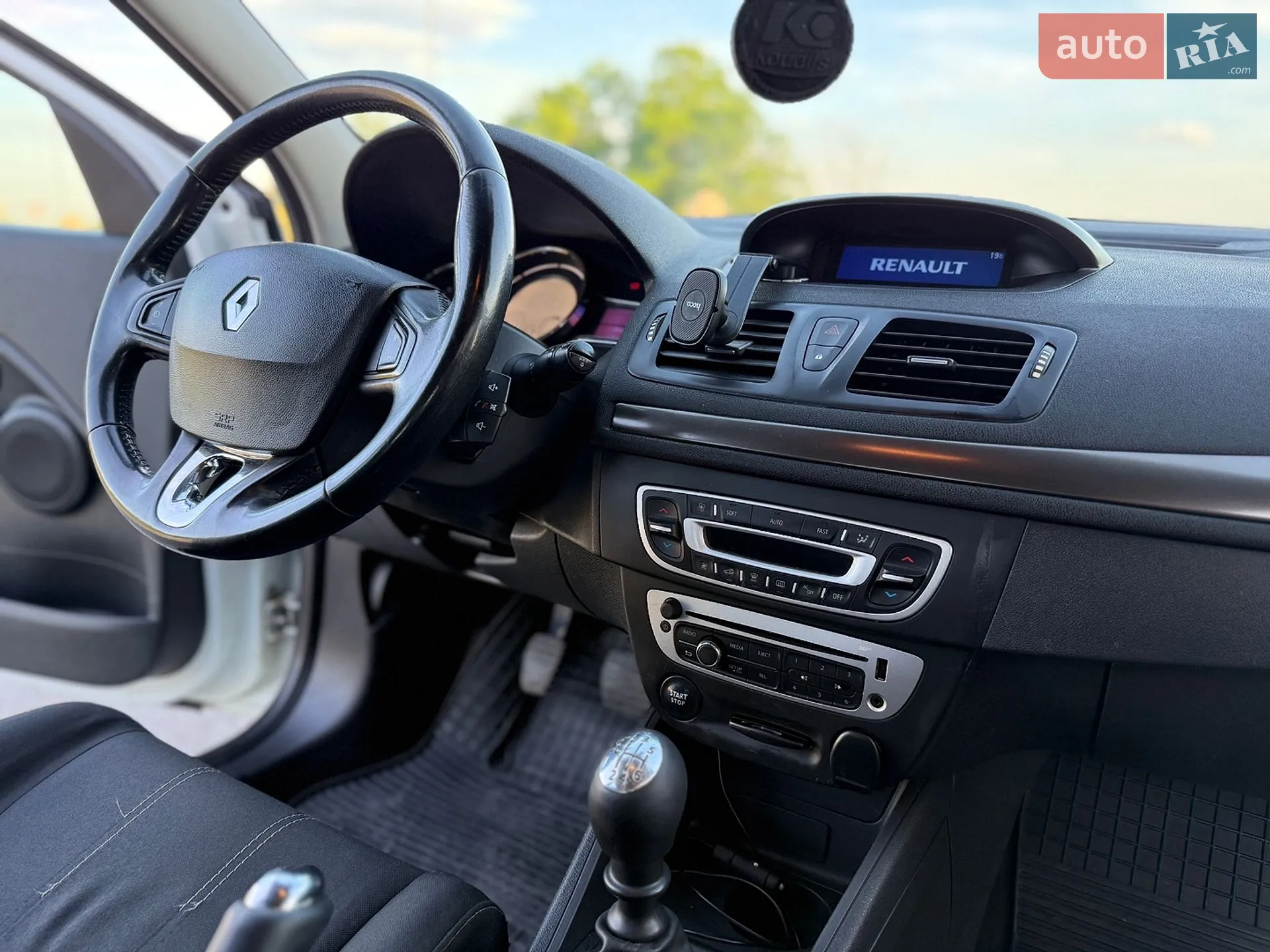 2014 Renault Megane - мініатюра 65