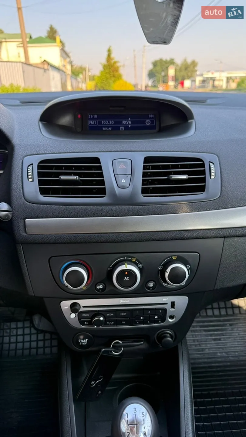 2012 Renault Megane - мініатюра 21