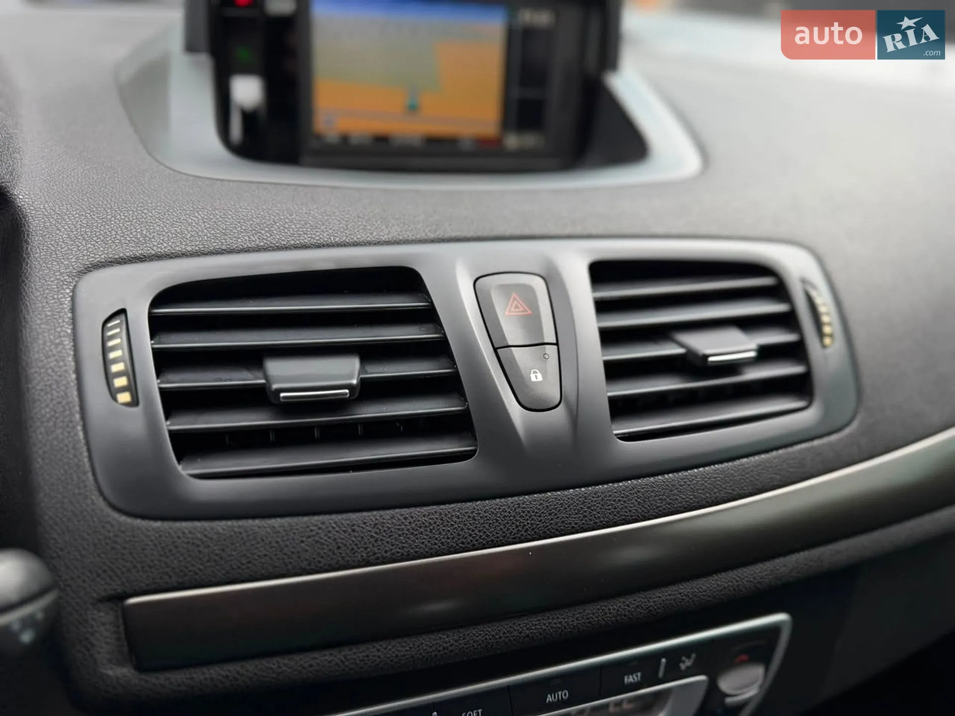 2014 Renault Megane - мініатюра 43