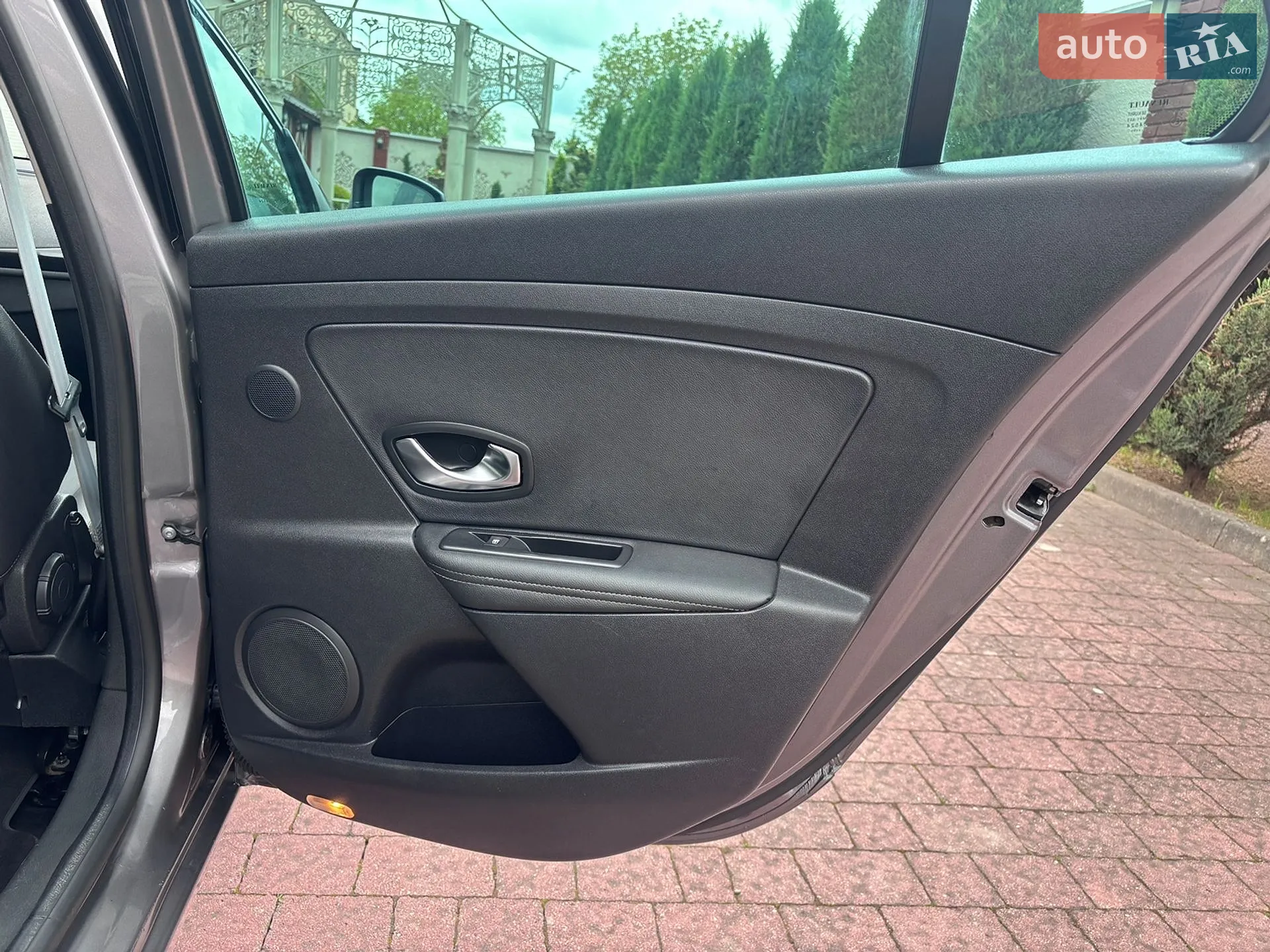 2011 Renault Megane - мініатюра 130