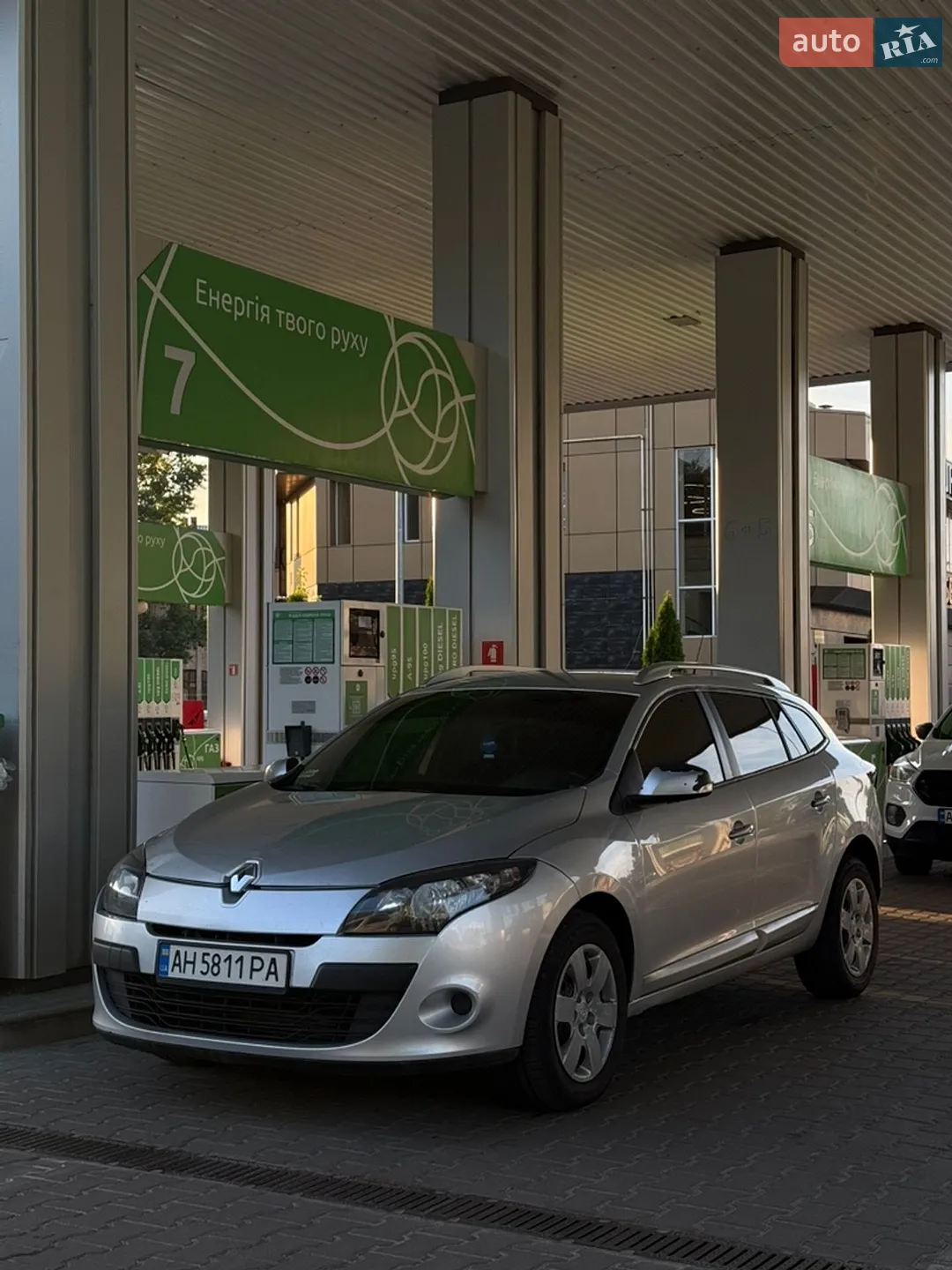 2010 Renault Megane - мініатюра 12