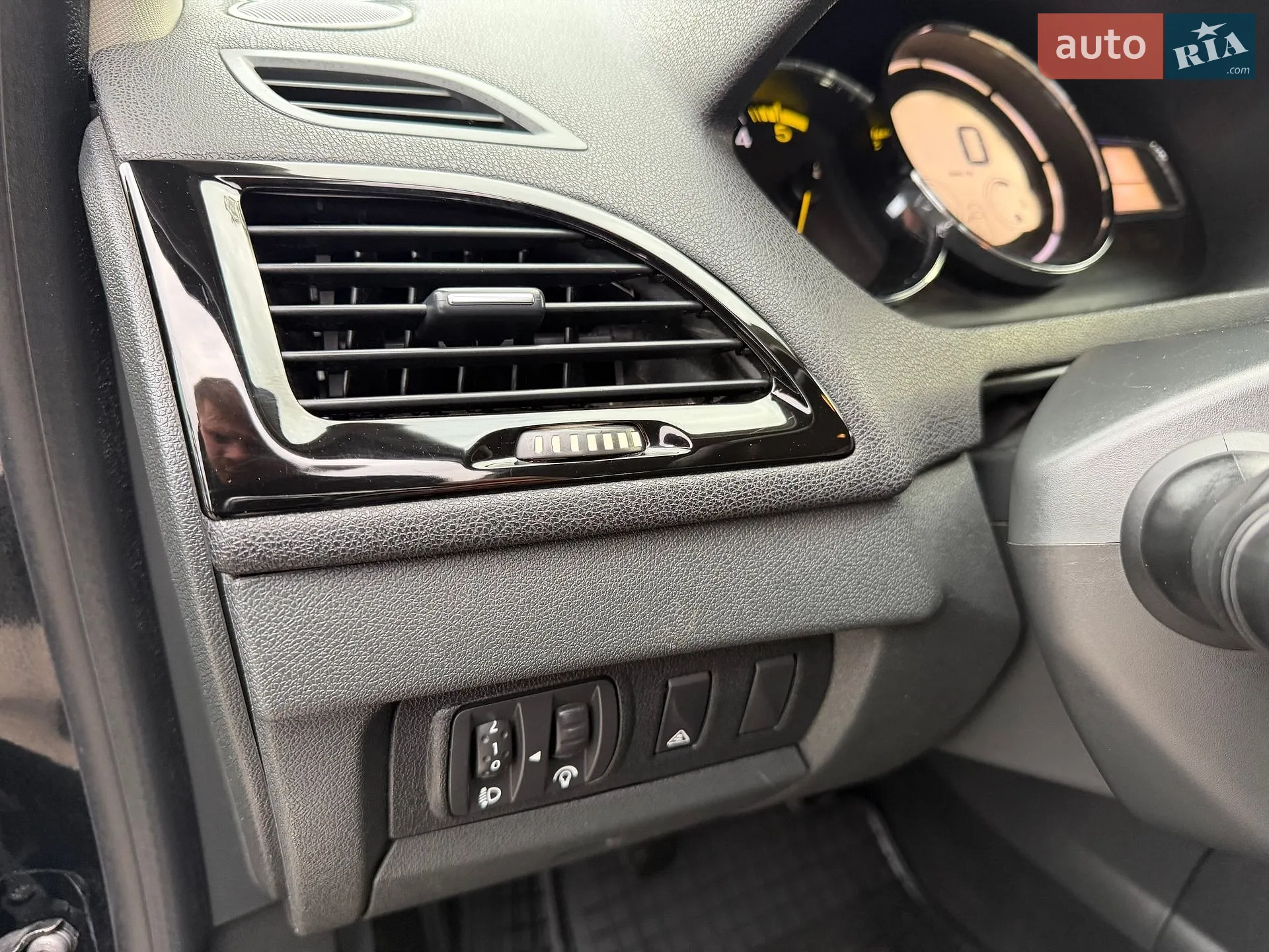 2012 Renault Megane - мініатюра 15