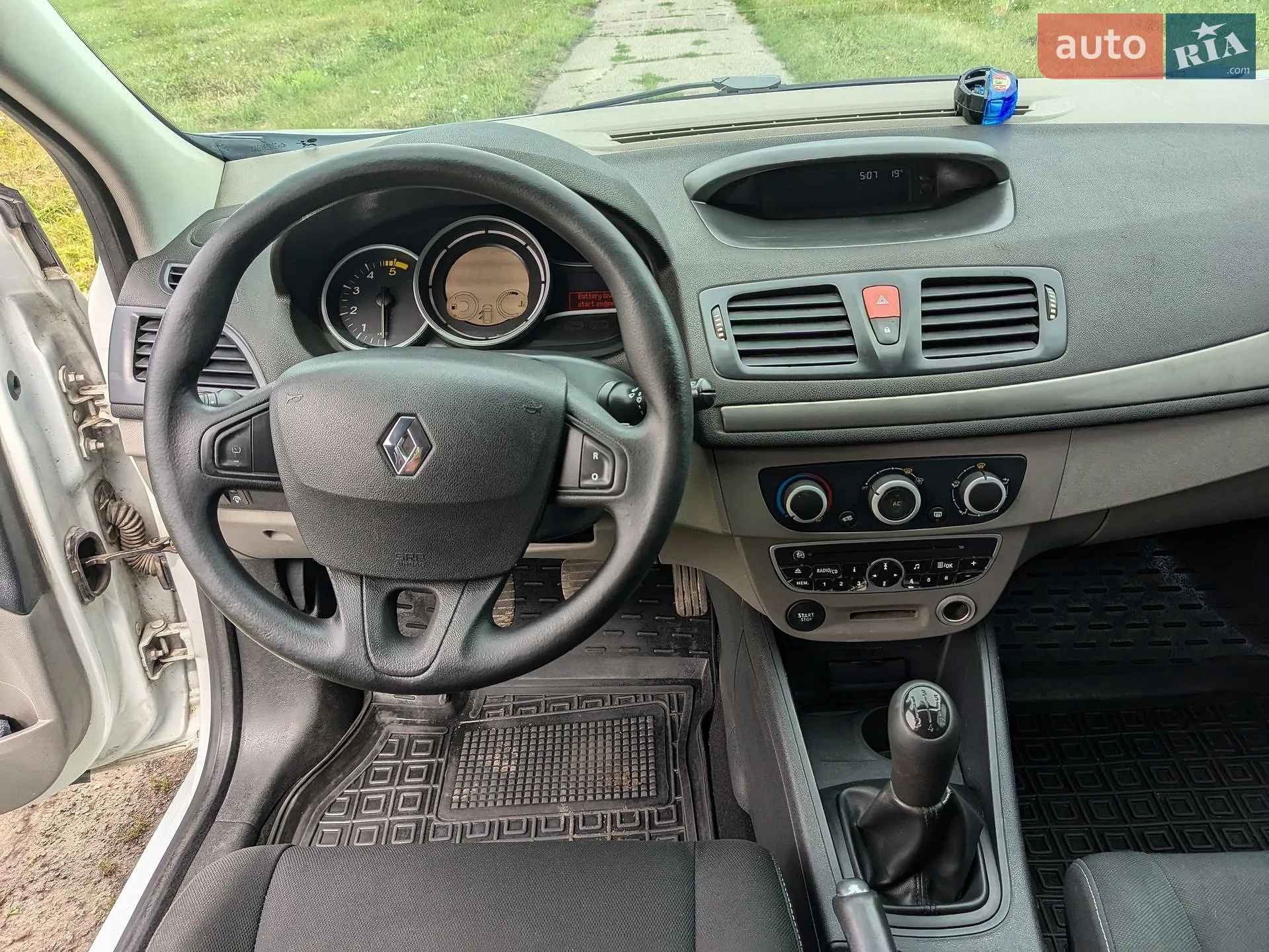 2011 Renault Megane - мініатюра 12